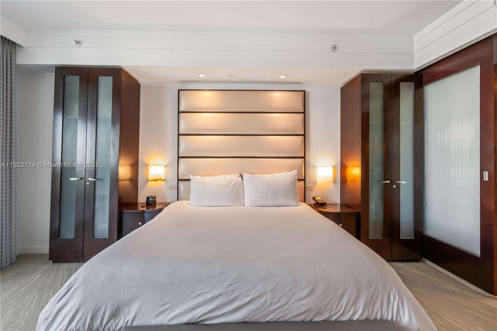 FONTAINEBLEAU III OCEAN CLUB - 4391 Collins Ave, Miami Beach, FL 33140 | Picture 24