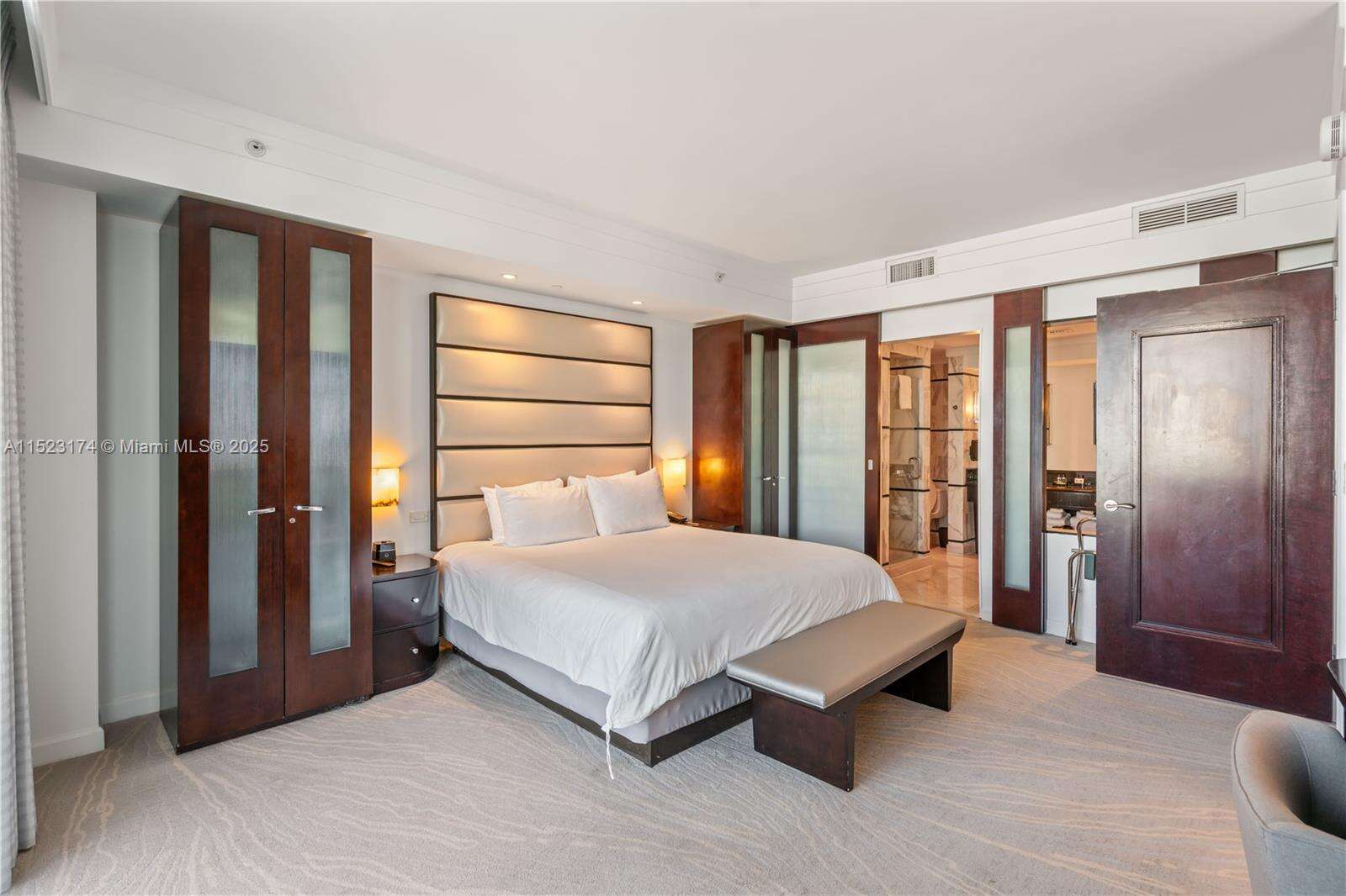 FONTAINEBLEAU III OCEAN CLUB - 4391 Collins Ave, Miami Beach, FL 33140 | Picture 25