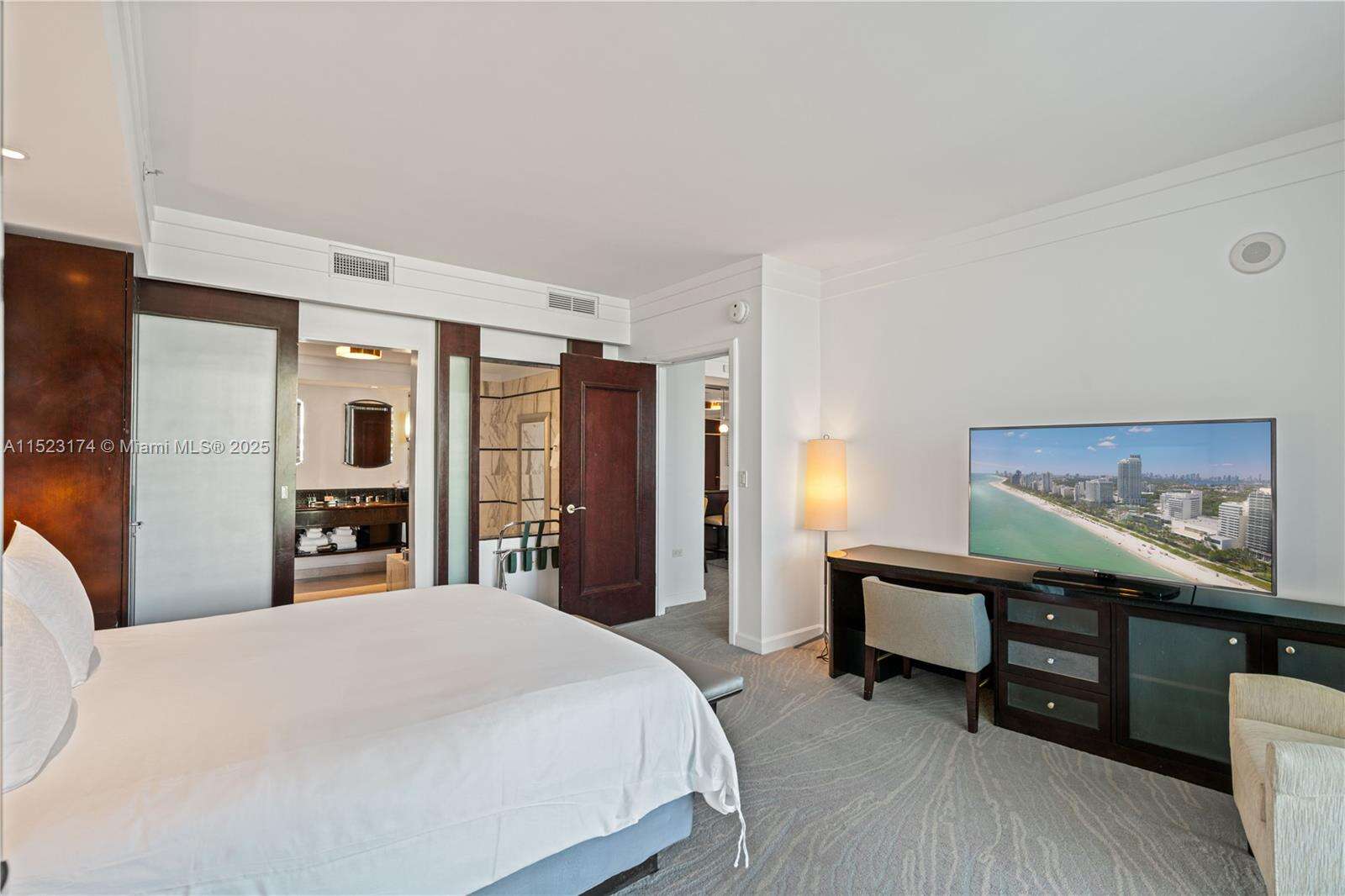 FONTAINEBLEAU III OCEAN CLUB - 4391 Collins Ave, Miami Beach, FL 33140 | Picture 26