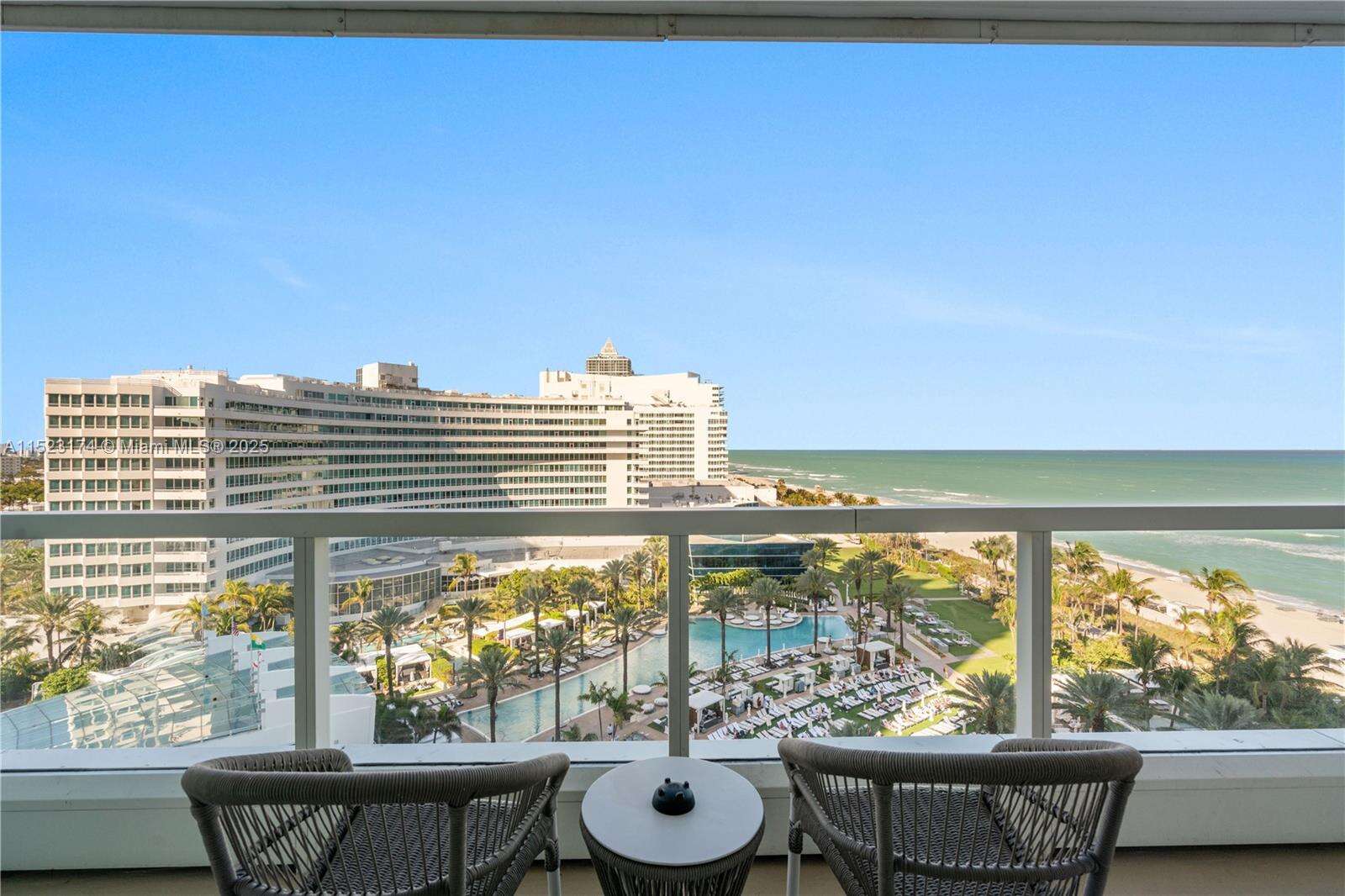 FONTAINEBLEAU III OCEAN CLUB - 4391 Collins Ave, Miami Beach, FL 33140 | Picture 4
