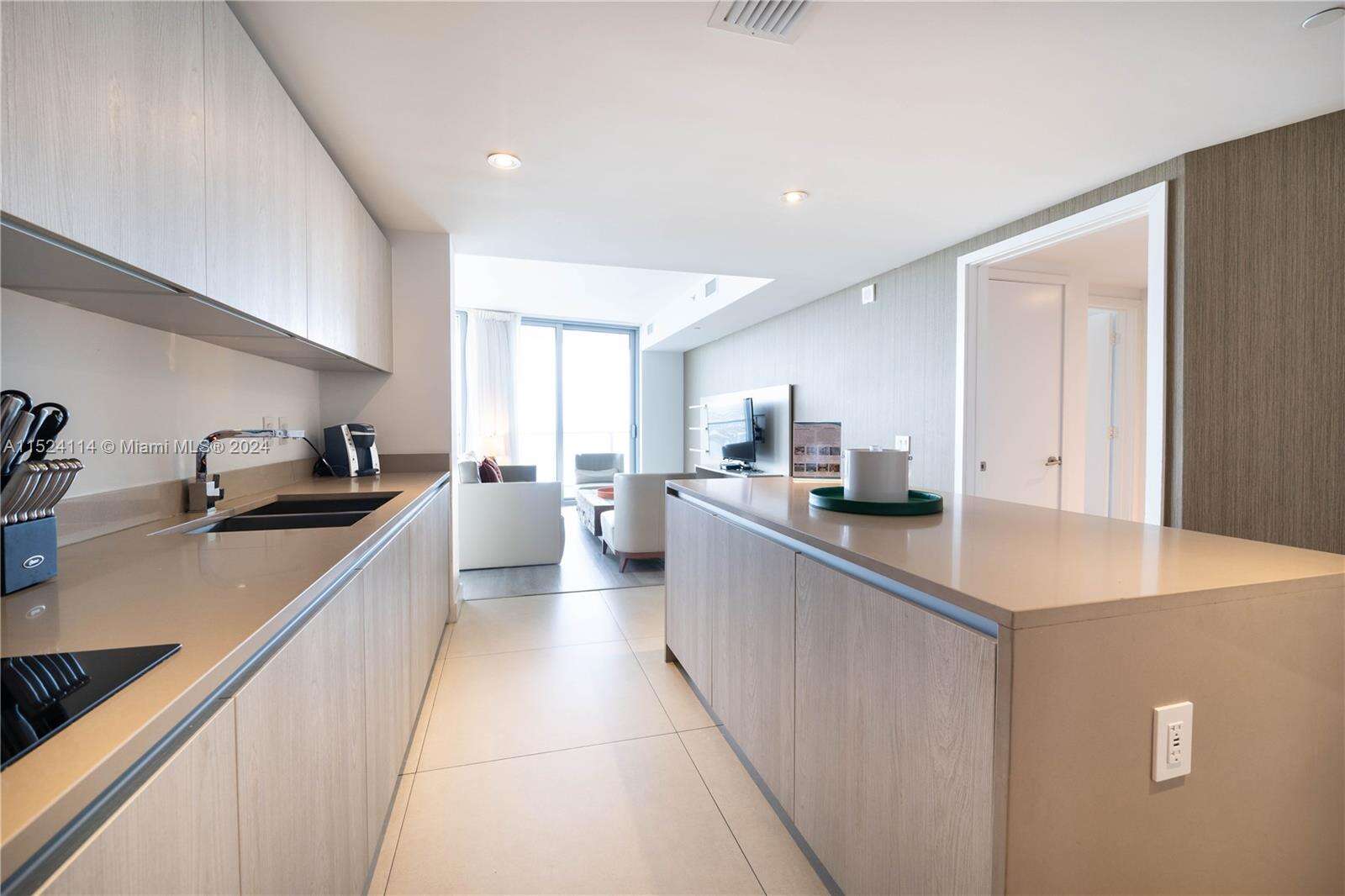 Hyde Resort at 4111 Ocean Dr, Hollywood, FL 33019 - For Sale photo 15