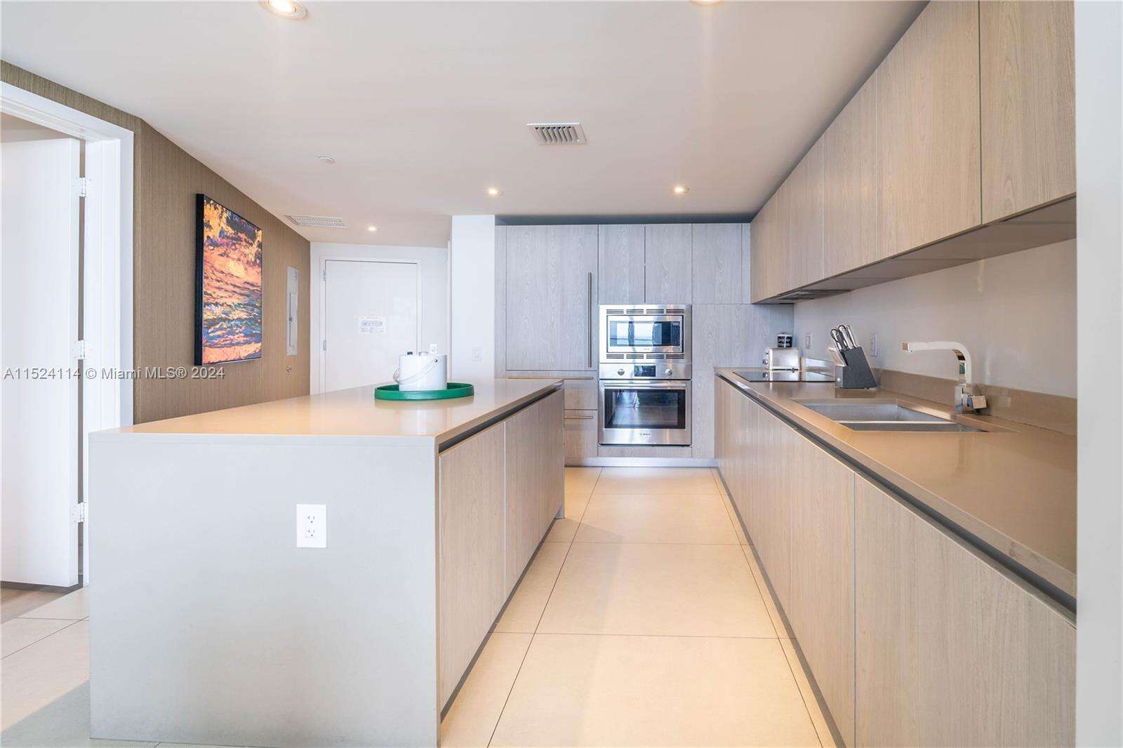 Hyde Resort at 4111 Ocean Dr, Hollywood, FL 33019 - For Sale photo 8