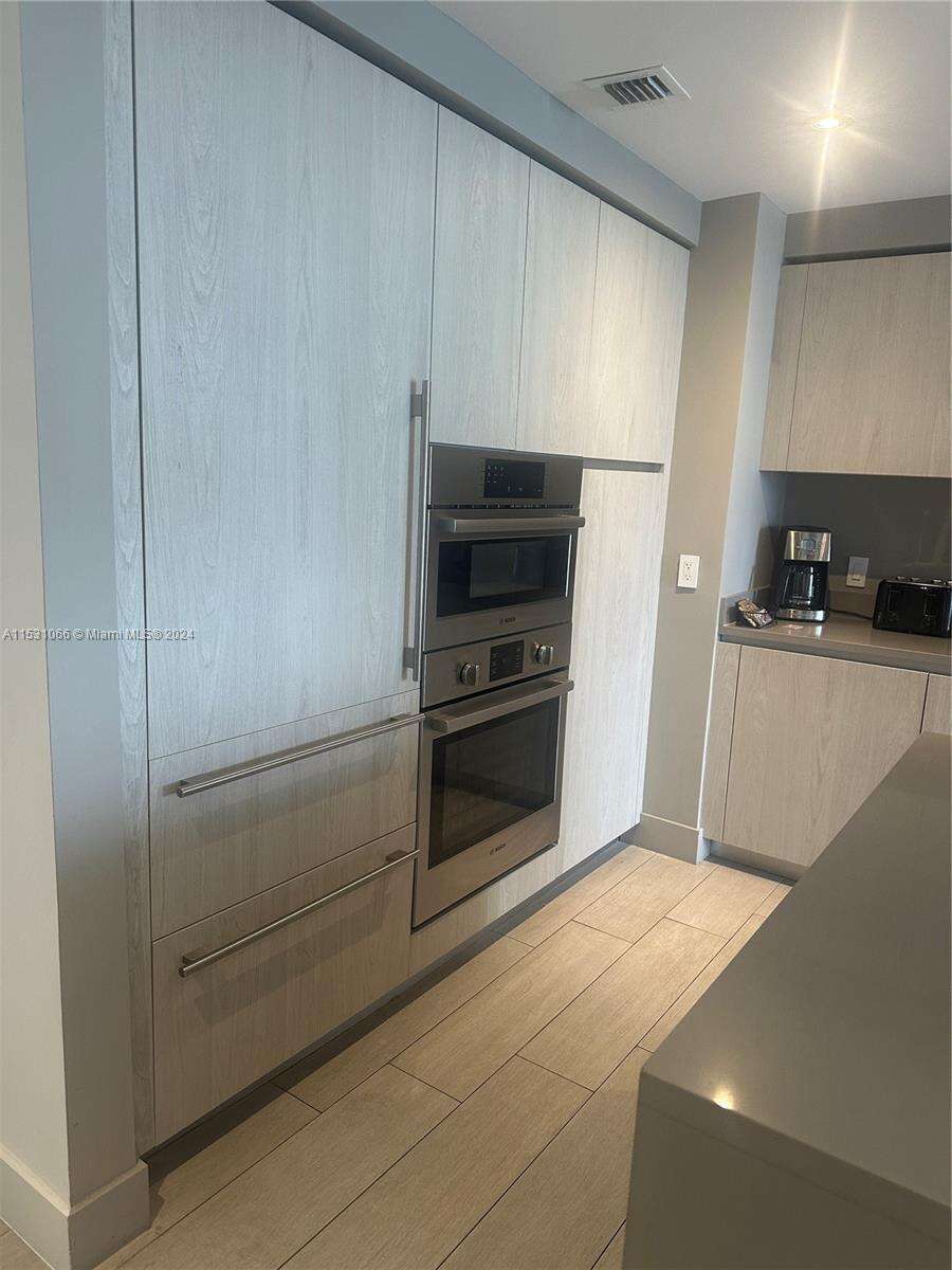 Hyde Beach House at 4010 Ocean Dr, Hollywood, FL 33019 - For Sale photo 22