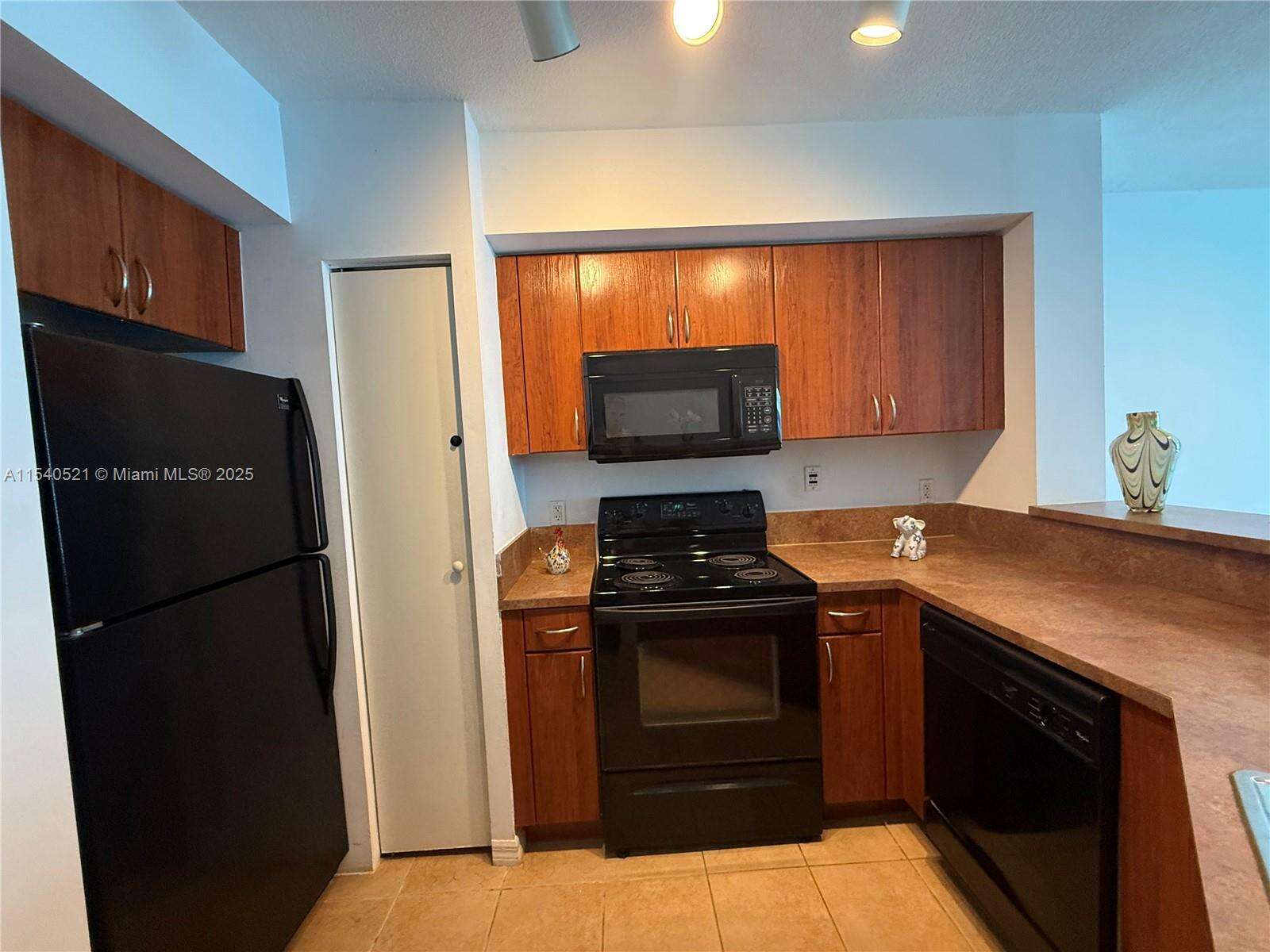 The Waverly at 9201 Collins Ave, Surfside, FL 33154 - For Sale photo 10