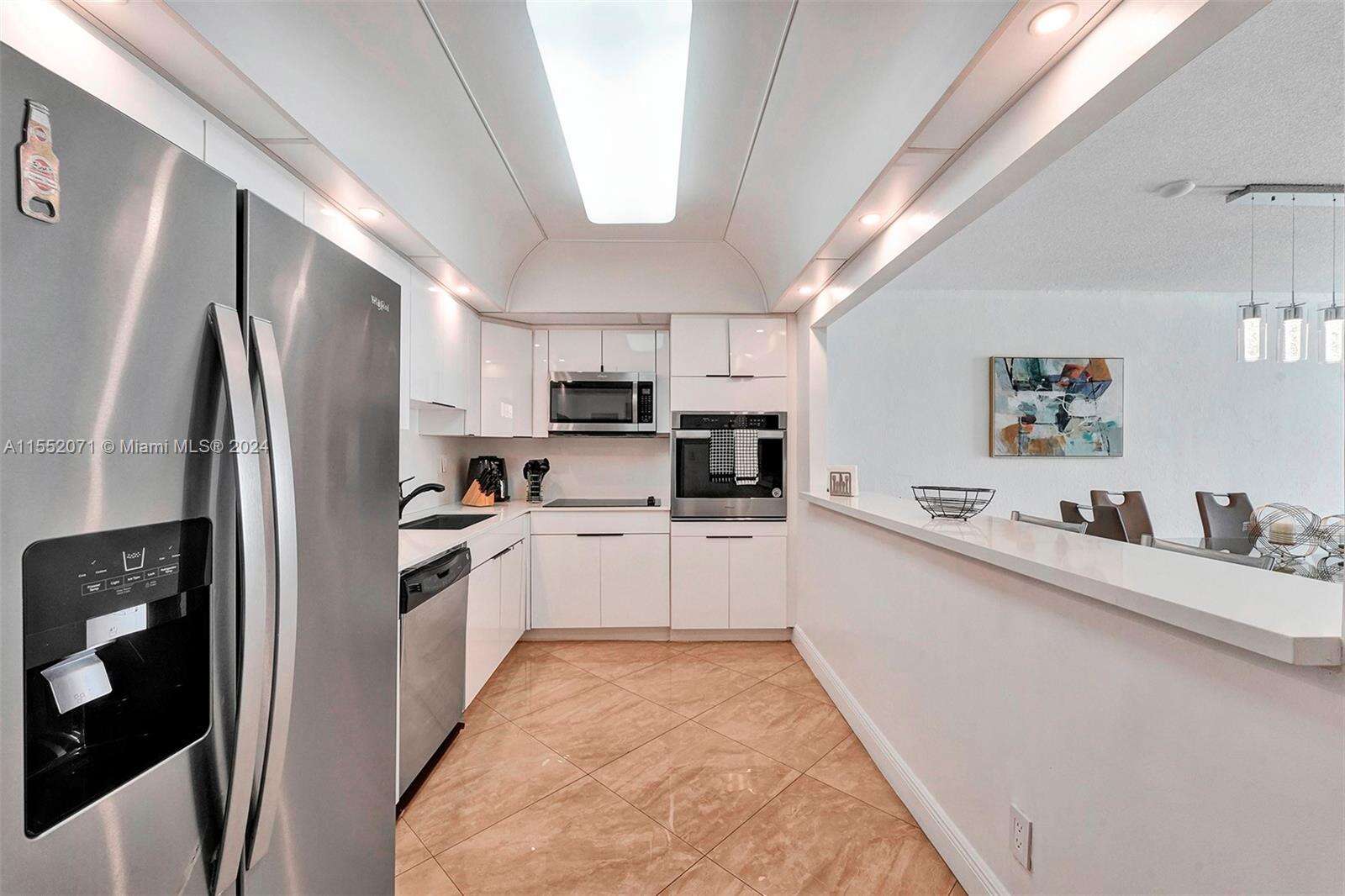 Ocean Reserve at 19370 Collins Ave, Sunny Isles Beach, FL 33160 - For Sale photo 3