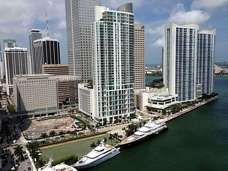 Icon Brickell 1 at 475 Brickell Ave, Miami, FL 33131 - For Sale photo 1