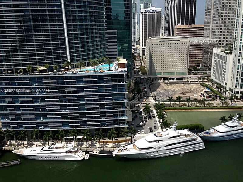 Icon Brickell 1 at 475 Brickell Ave, Miami, FL 33131 - For Sale photo 3