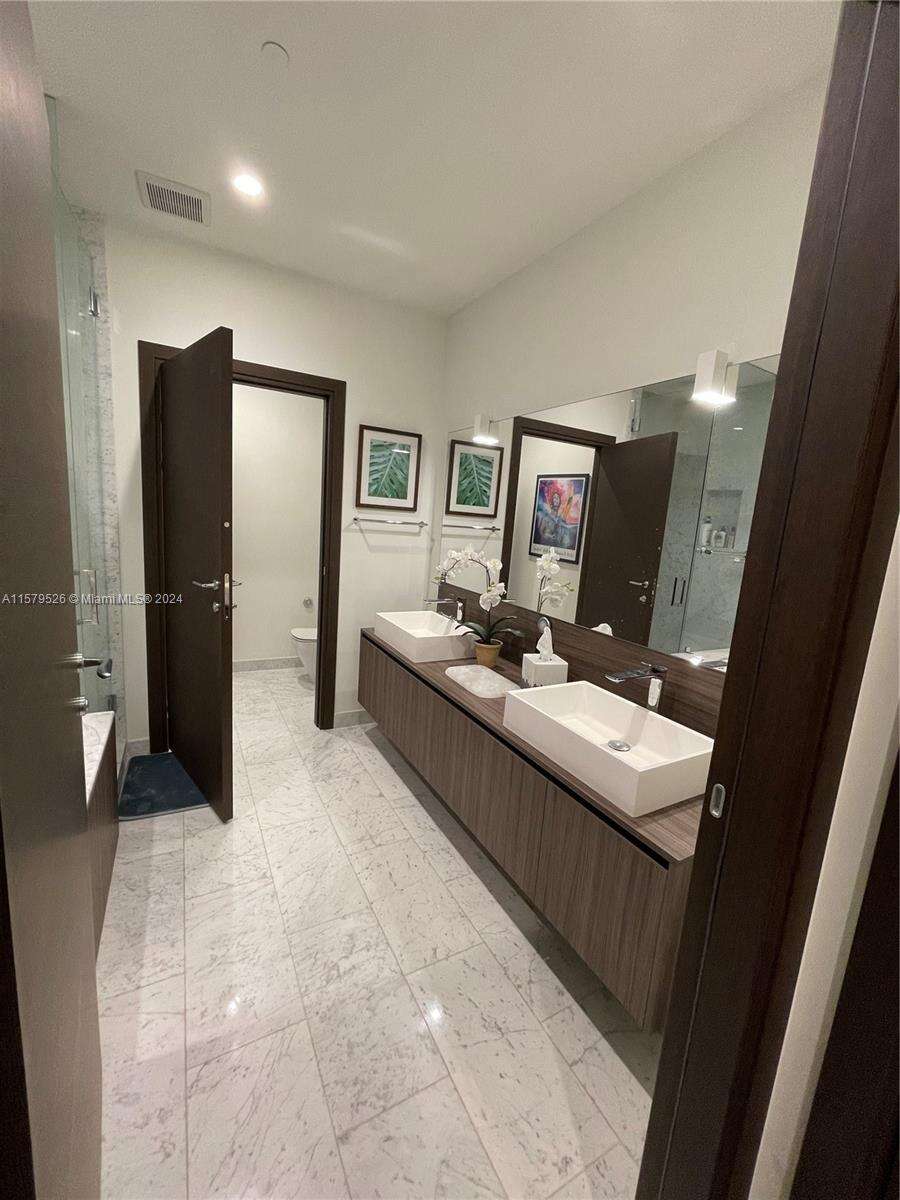 Brickell Flatiron at 1000 Brickell Plz, Miami, FL 33131 - For Sale photo 13