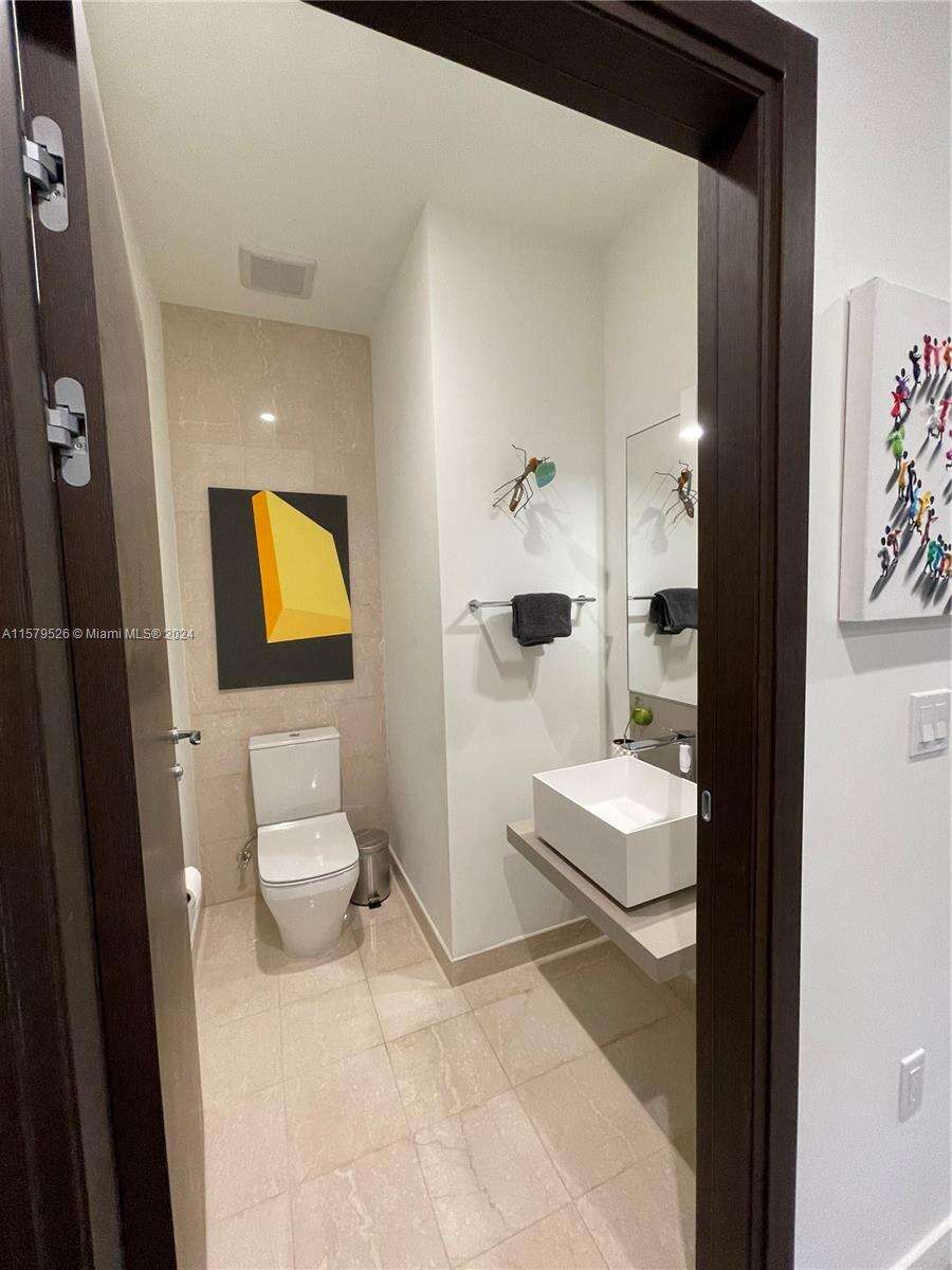 Brickell Flatiron at 1000 Brickell Plz, Miami, FL 33131 - For Sale photo 9