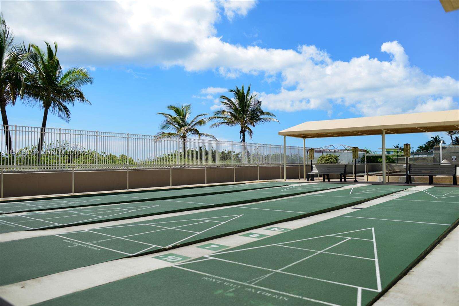The Hemispheres at 1950 Ocean Dr, Hallandale Beach, FL 33009 - For Sale photo 9