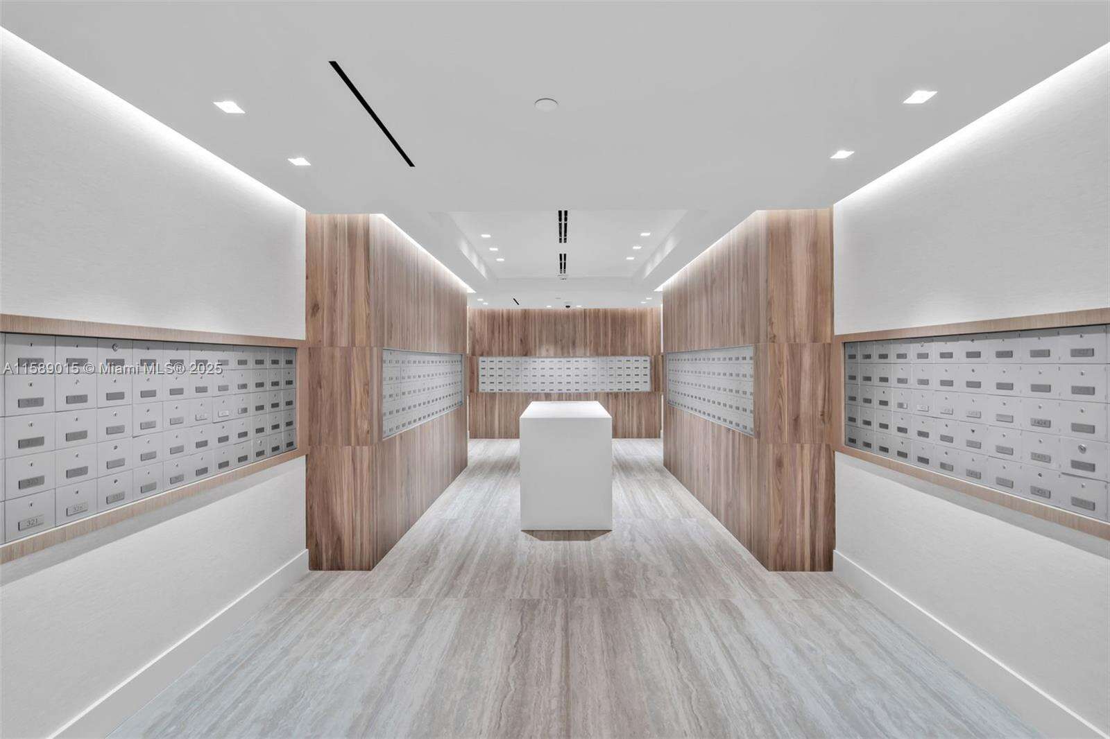 RONEY PALACE - 2301 Collins Ave, Miami Beach, FL 33139 | Picture 38