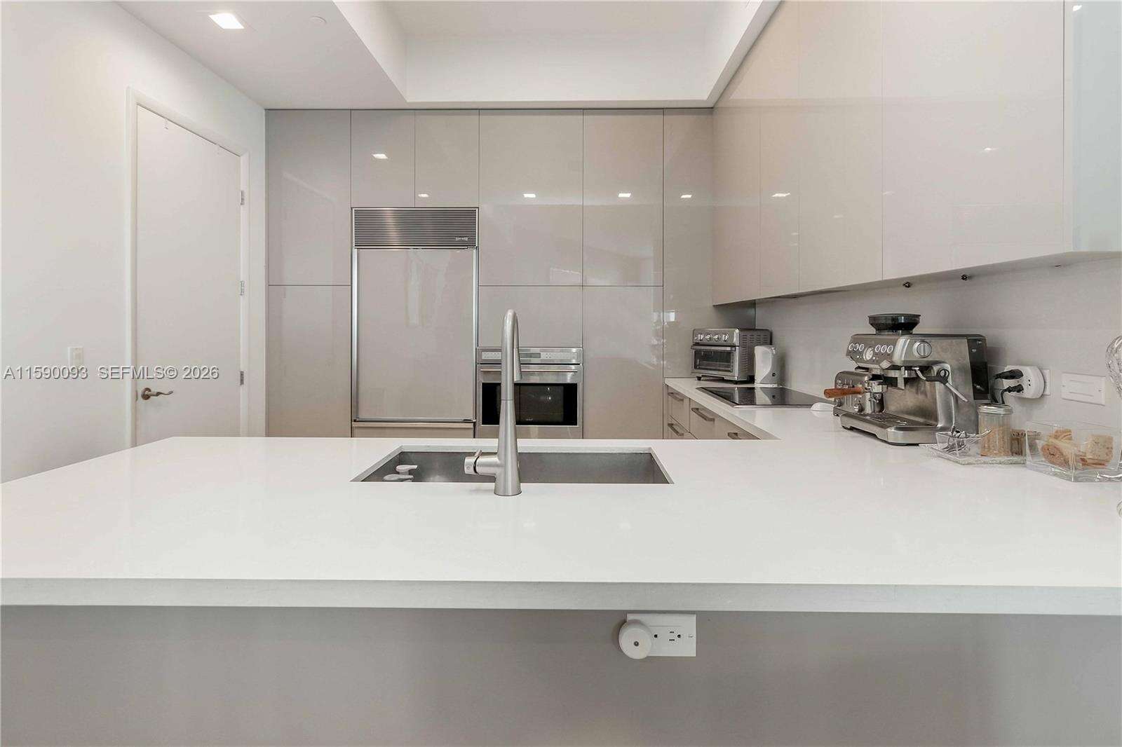 TDR TOWER I - 16001 Collins Ave, Sunny Isles Beach, FL 33160 | Picture 15