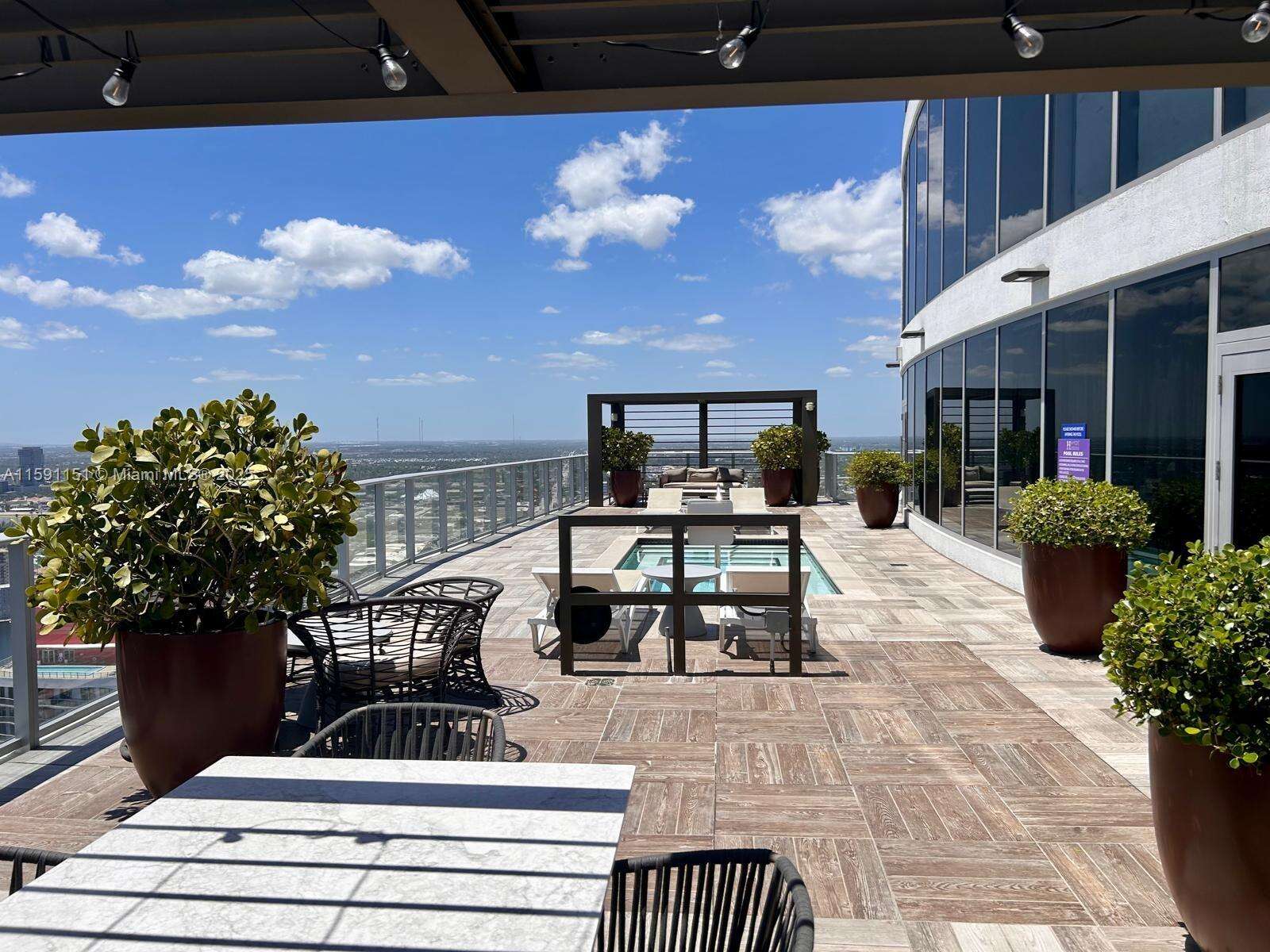 Hyde Beach House at 4010 Ocean Dr, Hollywood, FL 33019 - For Sale photo 11