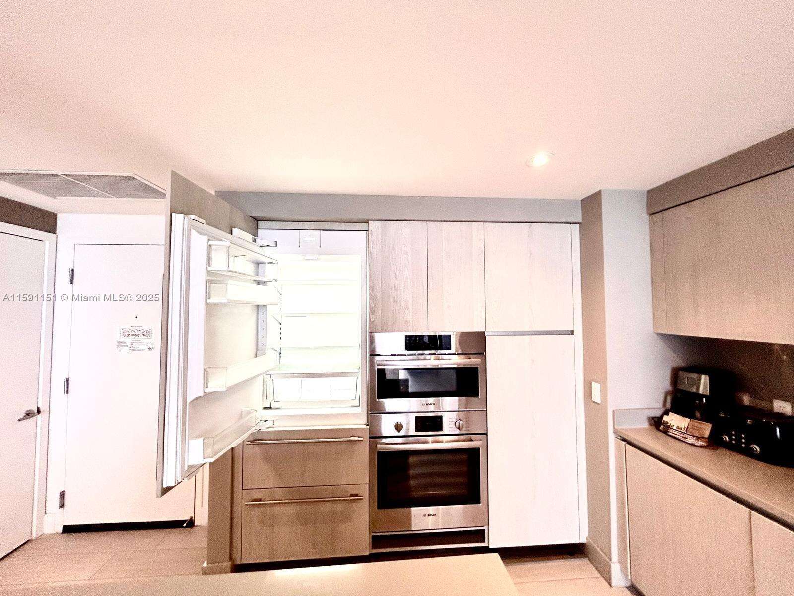 Hyde Beach House at 4010 Ocean Dr, Hollywood, FL 33019 - For Sale photo 21
