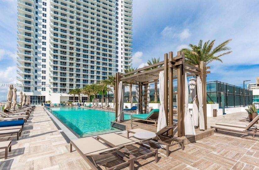 Hyde Beach House at 4010 Ocean Dr, Hollywood, FL 33019 - For Sale photo 7