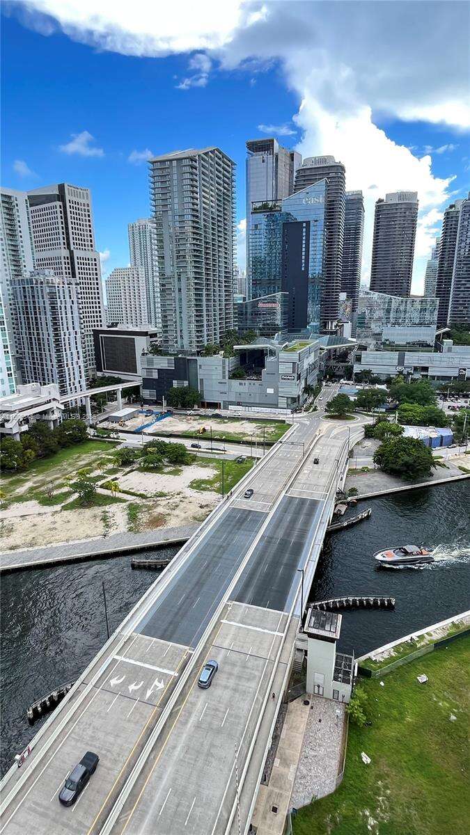 Wind By Neo at 350 Miami Ave, Miami, FL 33130 - For Sale photo 30