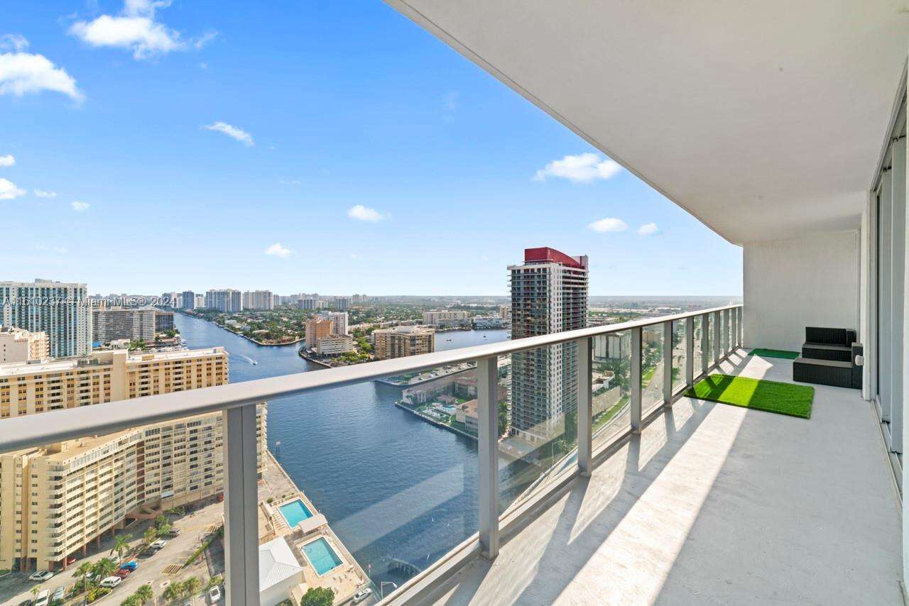 Hyde Beach House at 4010 Ocean Dr, Hollywood, FL 33019 - For Sale photo 2