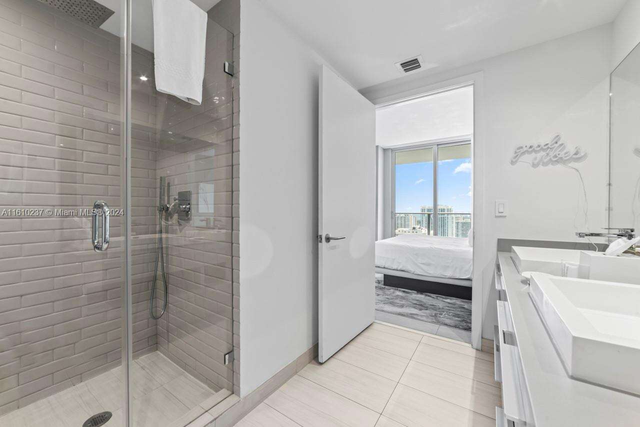 Hyde Beach House at 4010 Ocean Dr, Hollywood, FL 33019 - For Sale photo 18