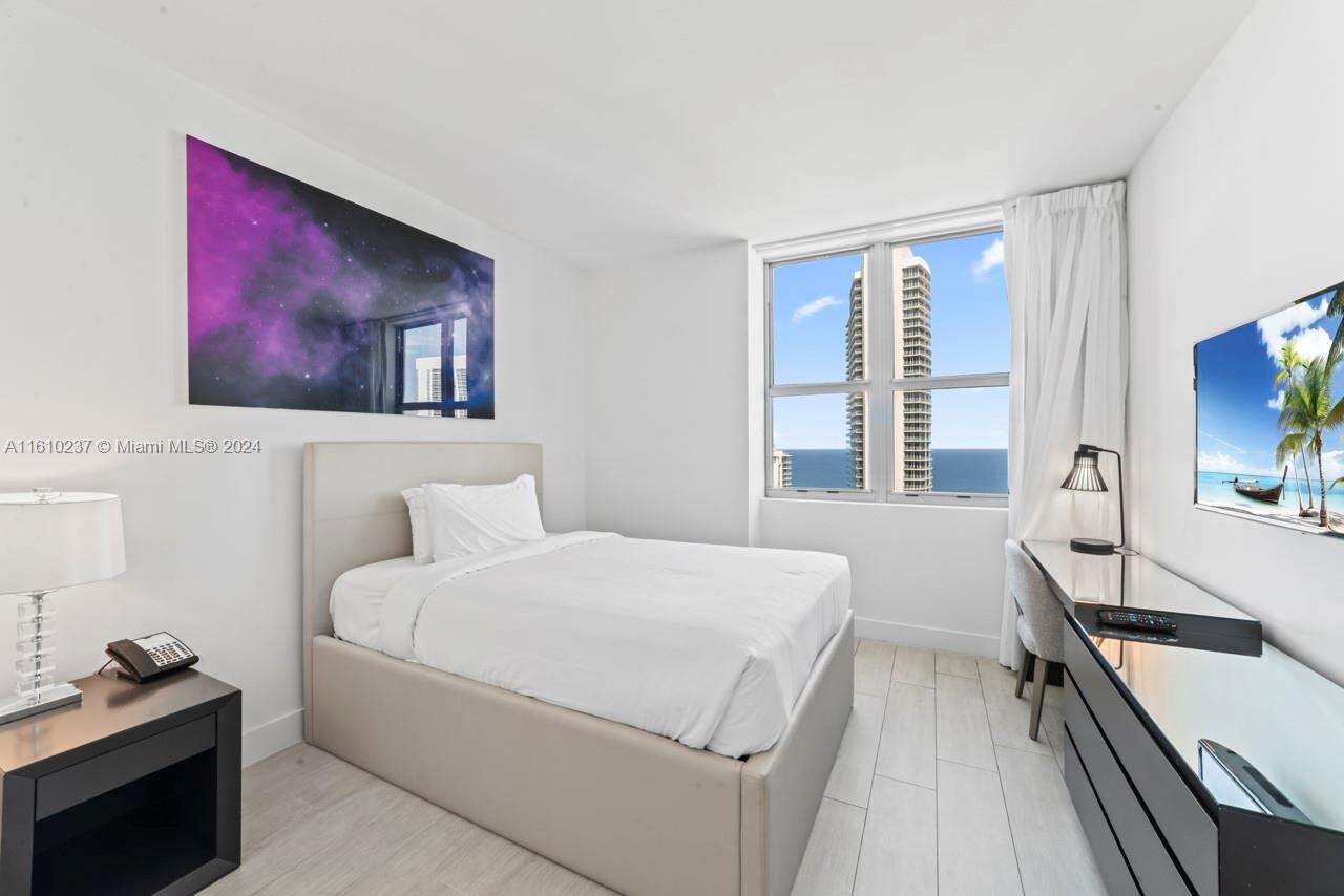 Hyde Beach House at 4010 Ocean Dr, Hollywood, FL 33019 - For Sale photo 8