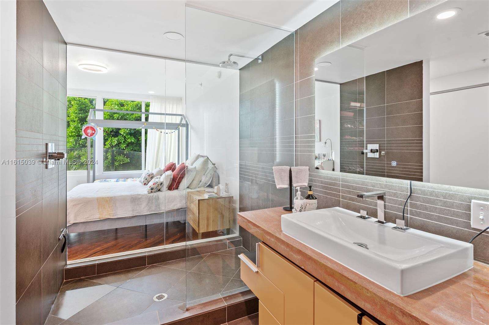 Artepark North at 2155 Washington Ct, Miami Beach, FL 33139 - For Sale photo 18