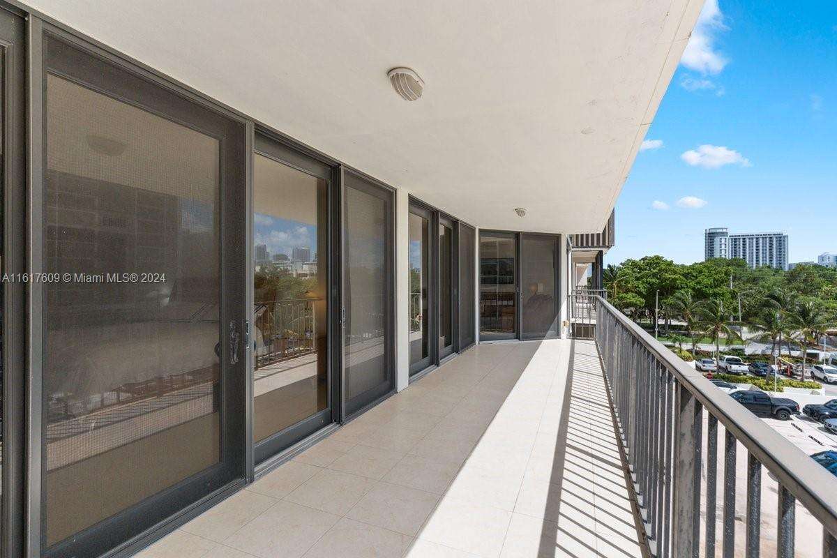 Brickell Place 2 at 1915 Brickell Ave, Miami, FL 33129 - For Sale photo 26