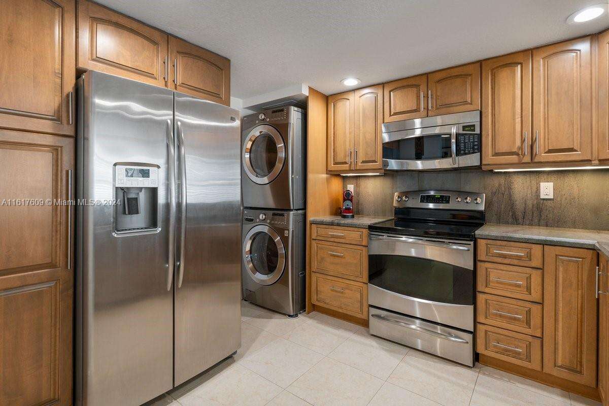 Brickell Place 2 at 1915 Brickell Ave, Miami, FL 33129 - For Sale photo 7