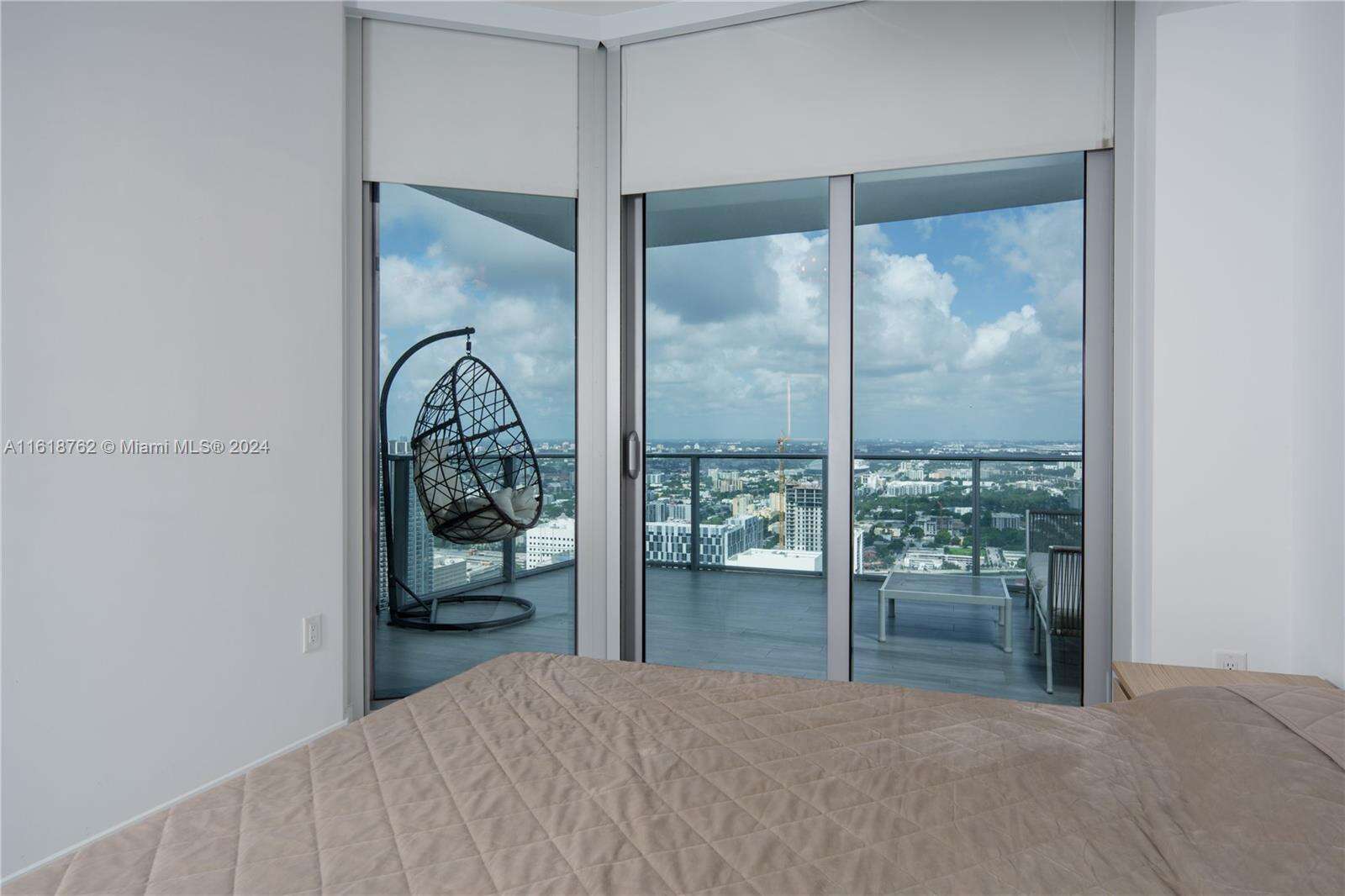 Paramount Miami Worldcenter at 851 1 Ave, Miami, FL 33132 - For Sale photo 13