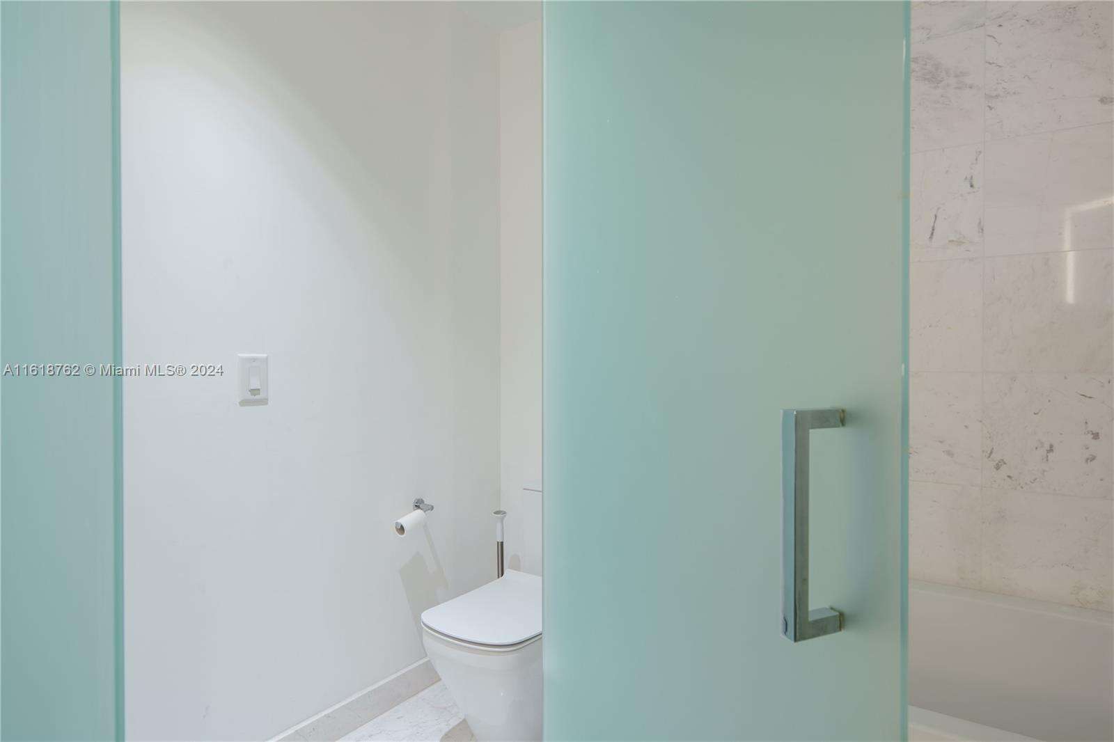 Paramount Miami Worldcenter at 851 1 Ave, Miami, FL 33132 - For Sale photo 18