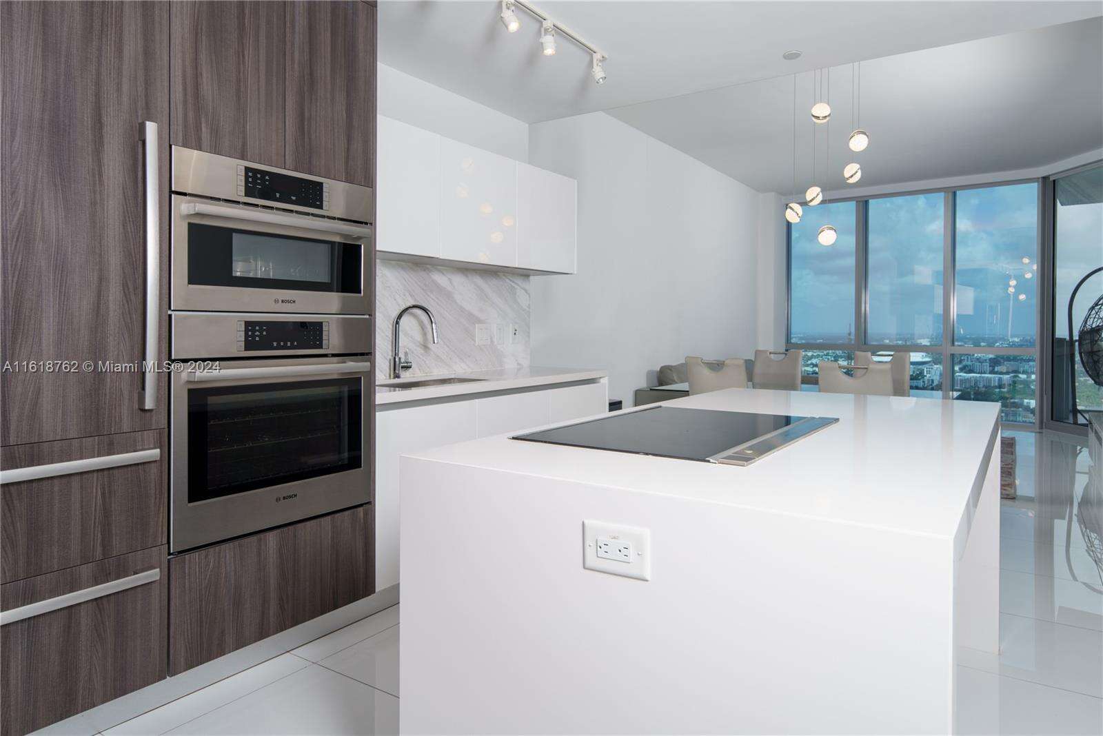Paramount Miami Worldcenter at 851 1 Ave, Miami, FL 33132 - For Sale photo 30