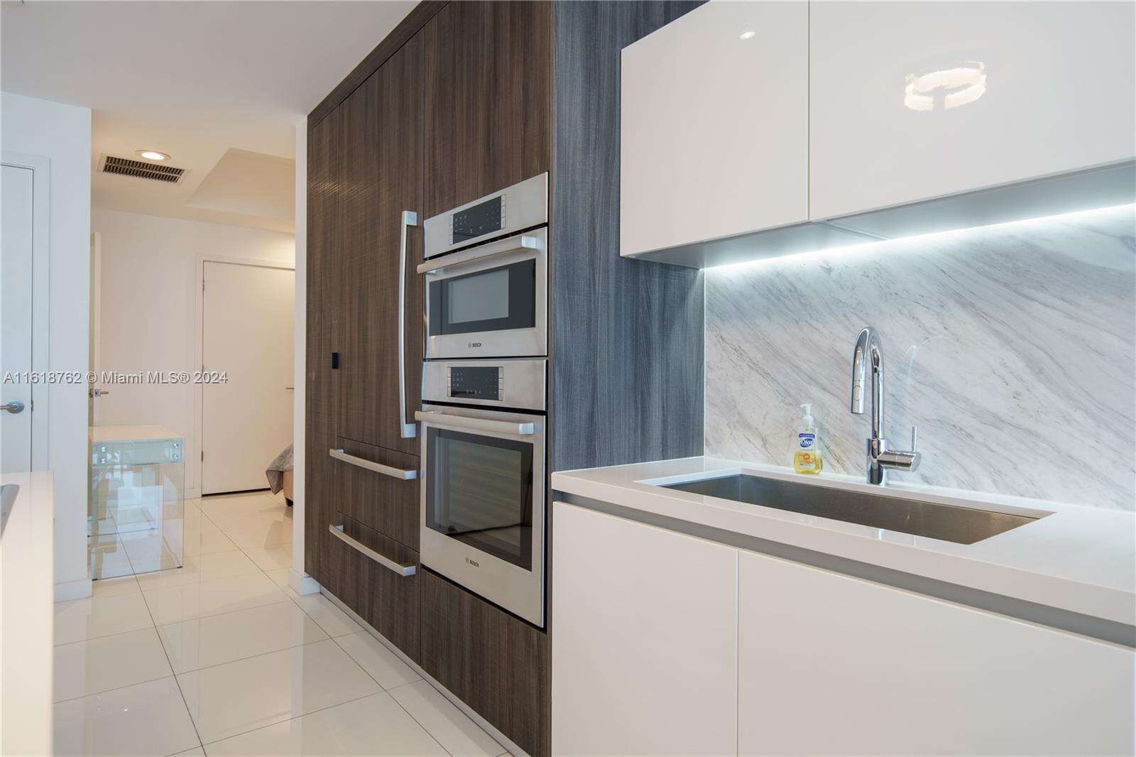 Paramount Miami Worldcenter at 851 1 Ave, Miami, FL 33132 - For Sale photo 31