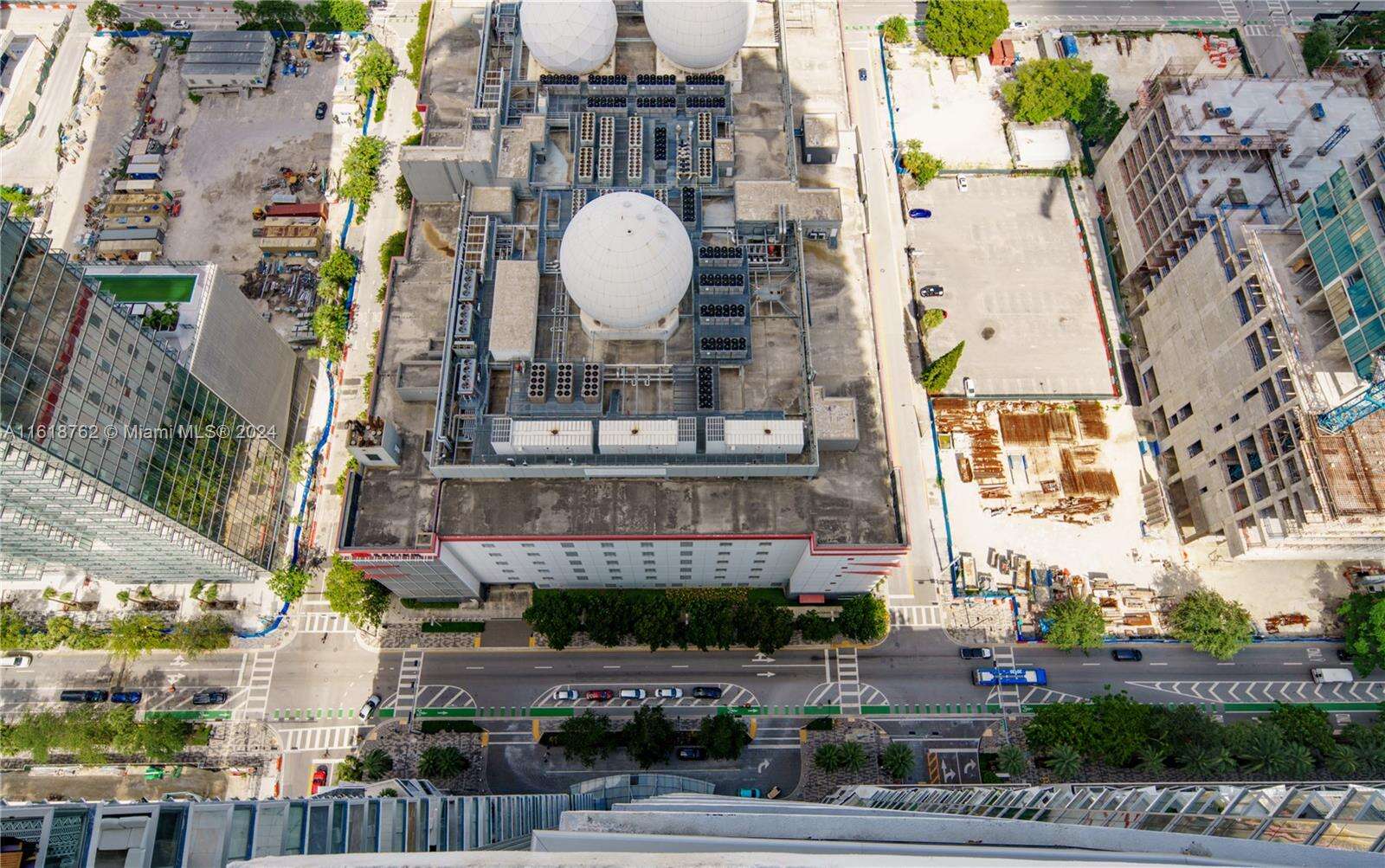Paramount Miami Worldcenter at 851 1 Ave, Miami, FL 33132 - For Sale photo 8
