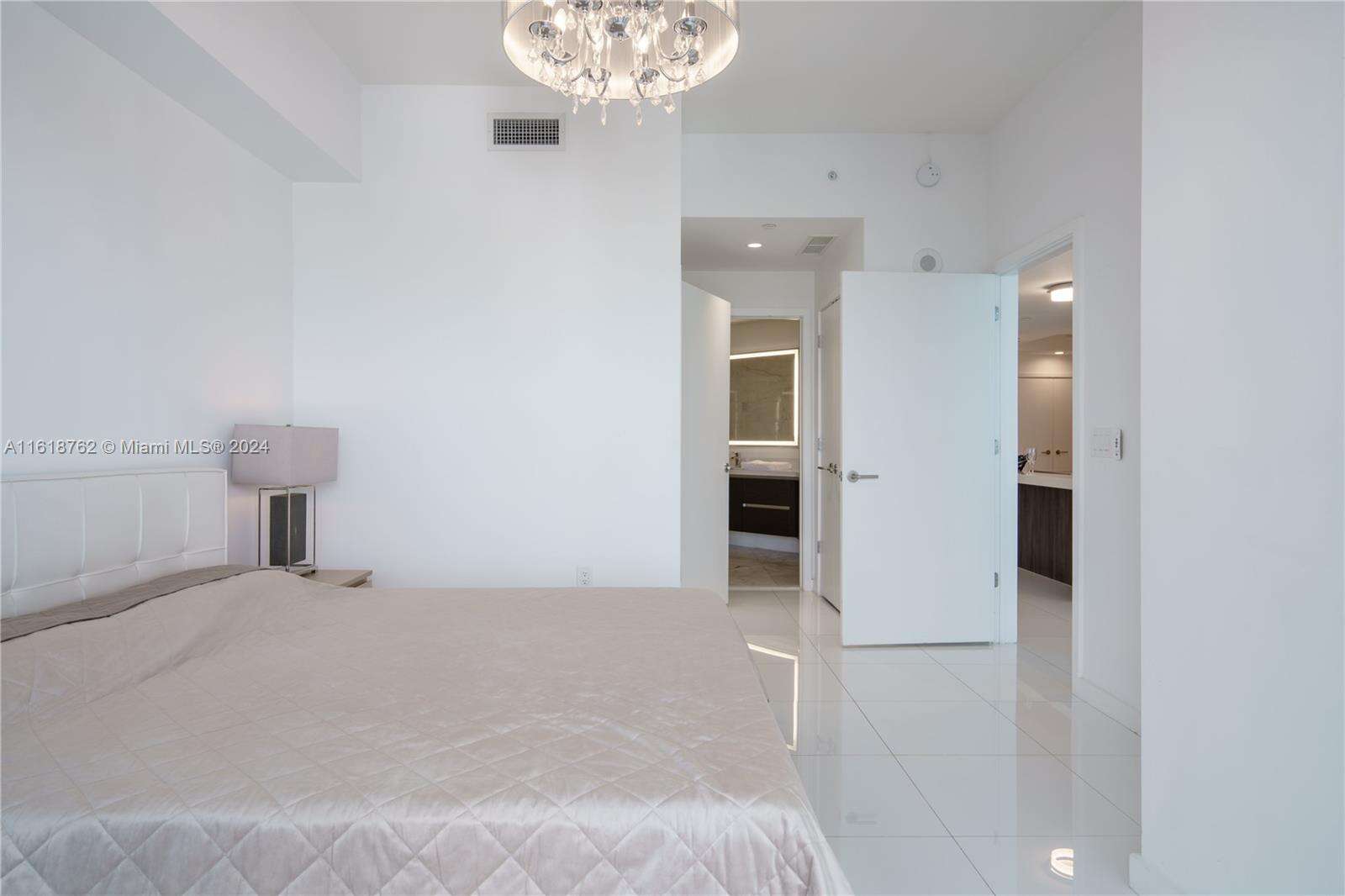 Paramount Miami Worldcenter at 851 1 Ave, Miami, FL 33132 - For Sale photo 9