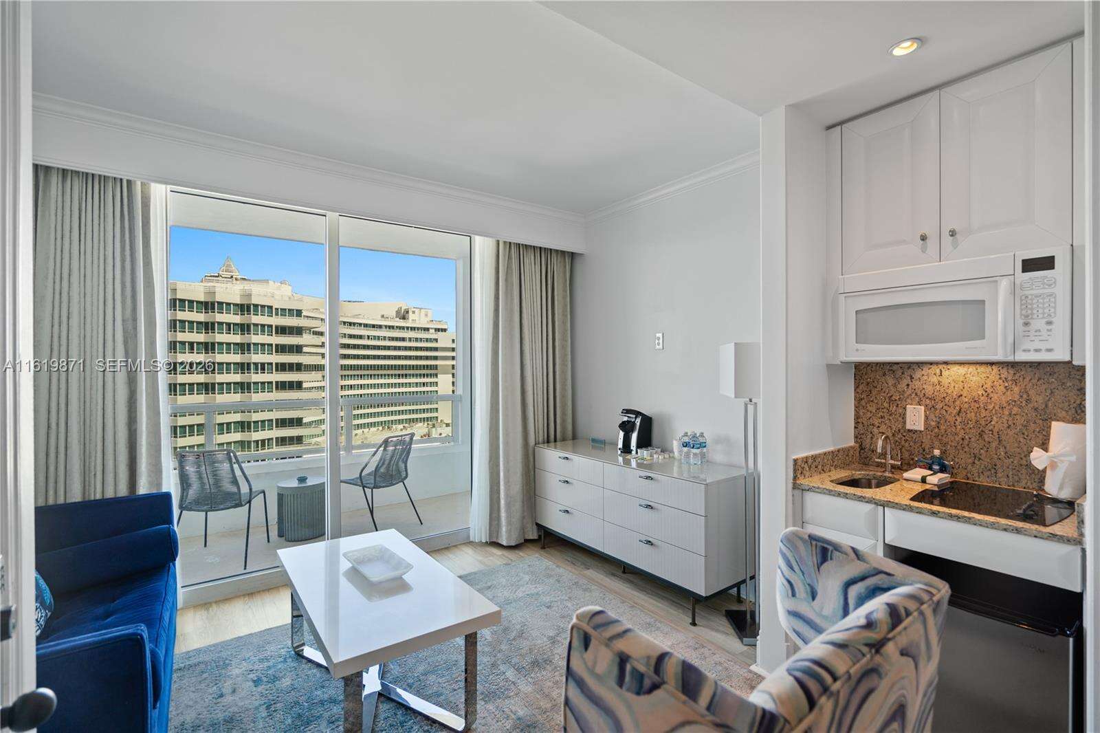 Fontainebleau 2 at 4401 Collins Ave, Miami Beach, FL 33140 - For Sale photo 11