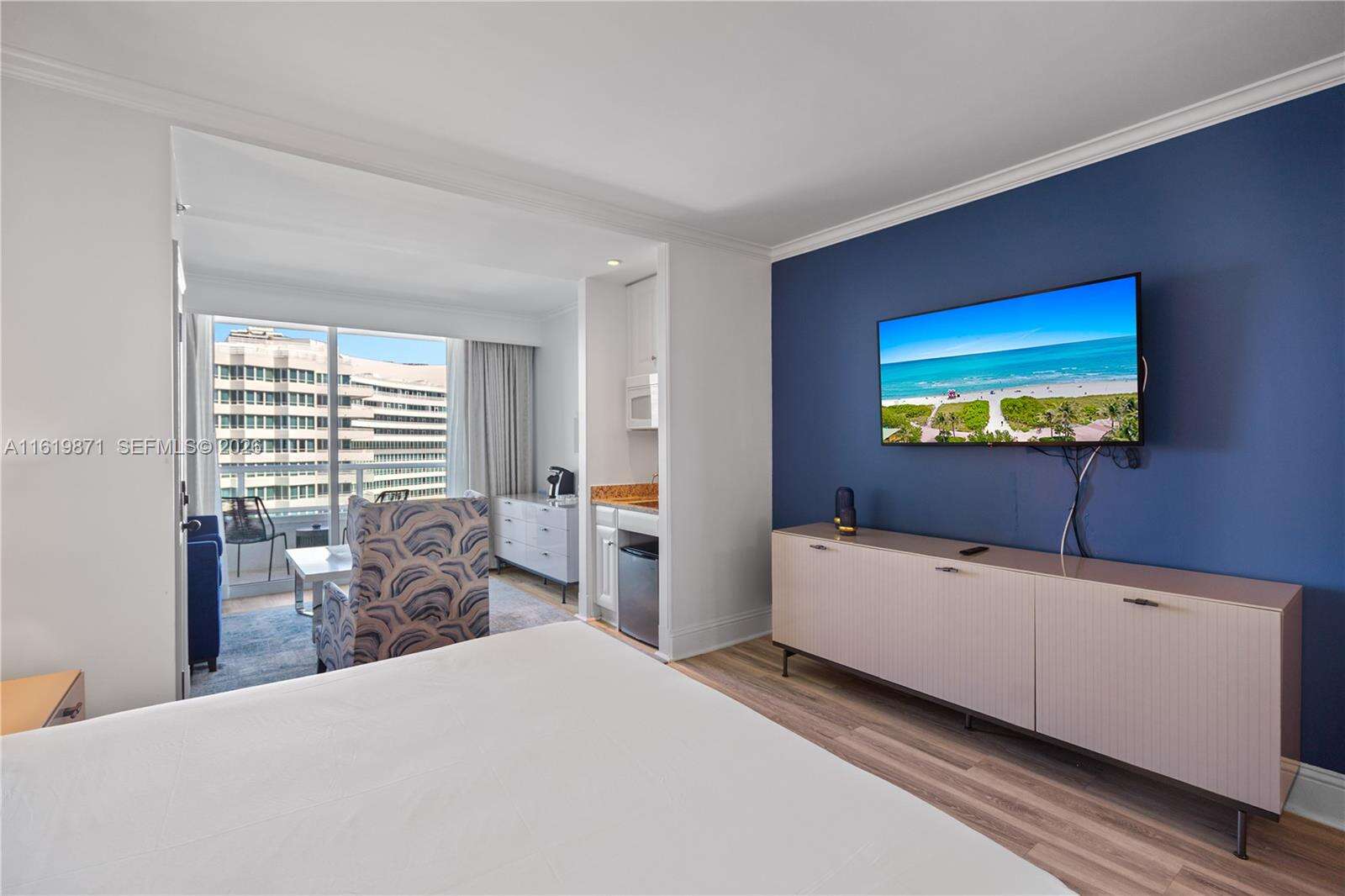 Fontainebleau 2 at 4401 Collins Ave, Miami Beach, FL 33140 - For Sale photo 17
