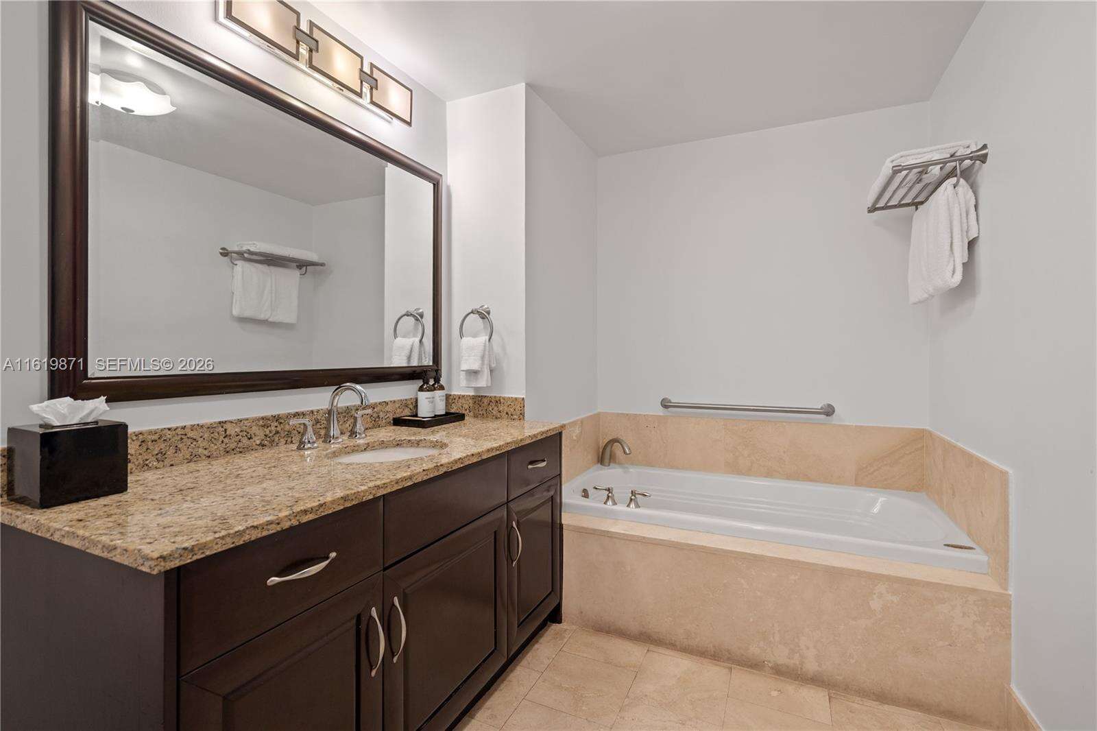 Fontainebleau 2 at 4401 Collins Ave, Miami Beach, FL 33140 - For Sale photo 20