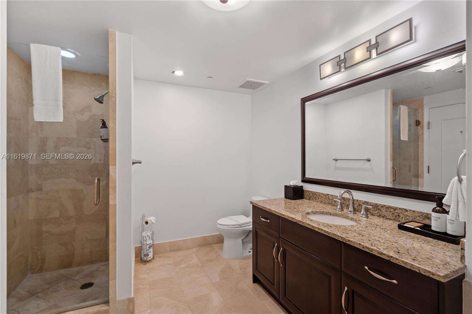 Fontainebleau 2 at 4401 Collins Ave, Miami Beach, FL 33140 - For Sale photo 21