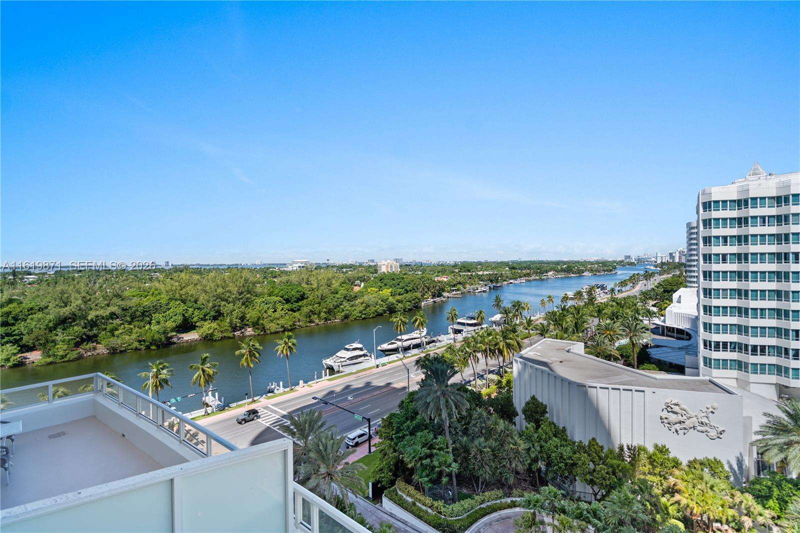 Fontainebleau 2 at 4401 Collins Ave, Miami Beach, FL 33140 - For Sale photo 4