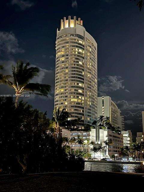 Fontainebleau 2 at 4401 Collins Ave, Miami Beach, FL 33140 - For Sale photo 33