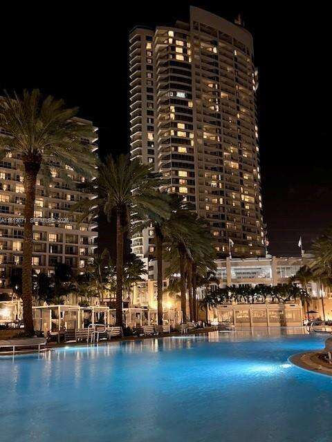 Fontainebleau 2 at 4401 Collins Ave, Miami Beach, FL 33140 - For Sale photo 41