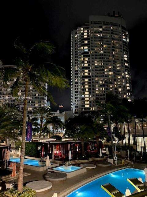 Fontainebleau 2 at 4401 Collins Ave, Miami Beach, FL 33140 - For Sale photo 42