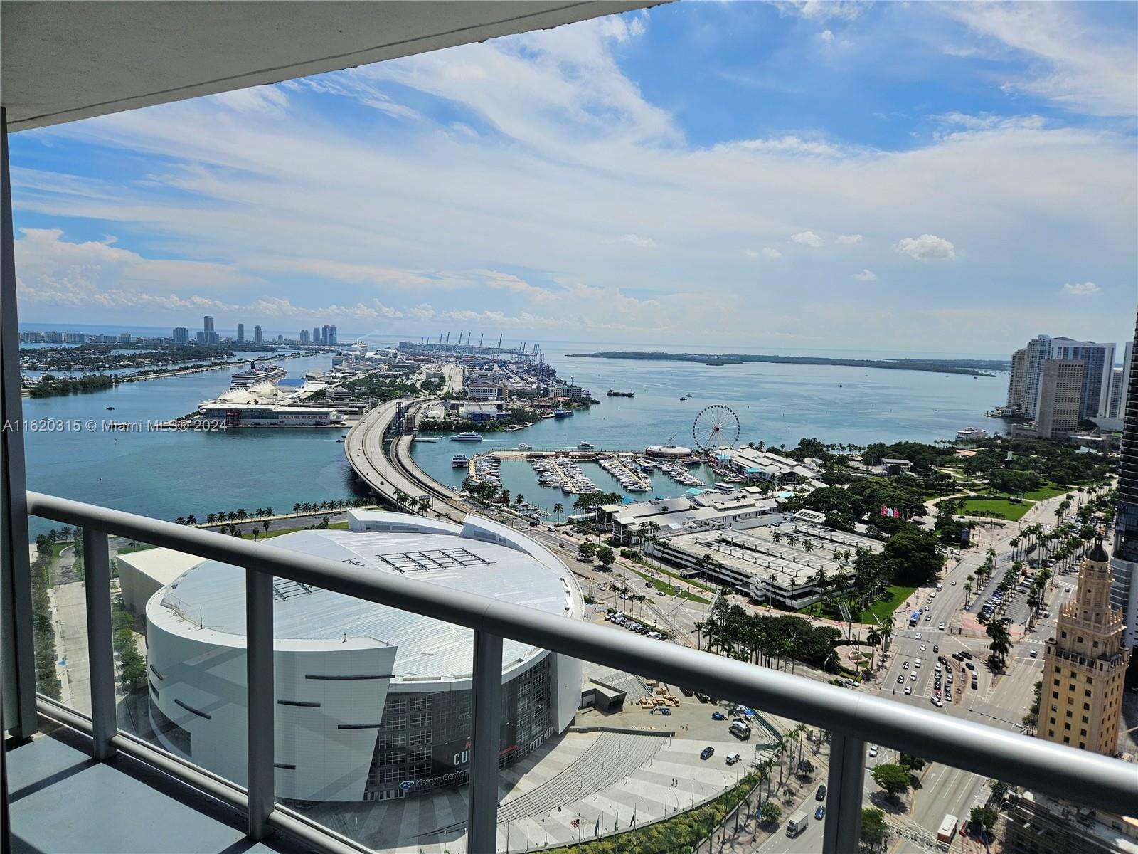 Marina Blue at 888 Biscayne Blvd, Miami, FL 33132 - For Sale photo 1