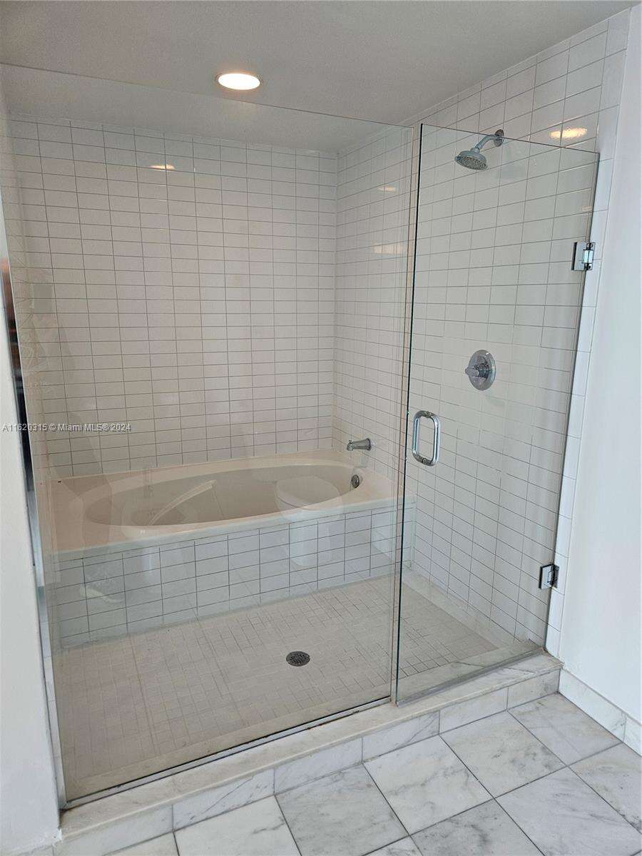 Marina Blue at 888 Biscayne Blvd, Miami, FL 33132 - For Sale photo 11