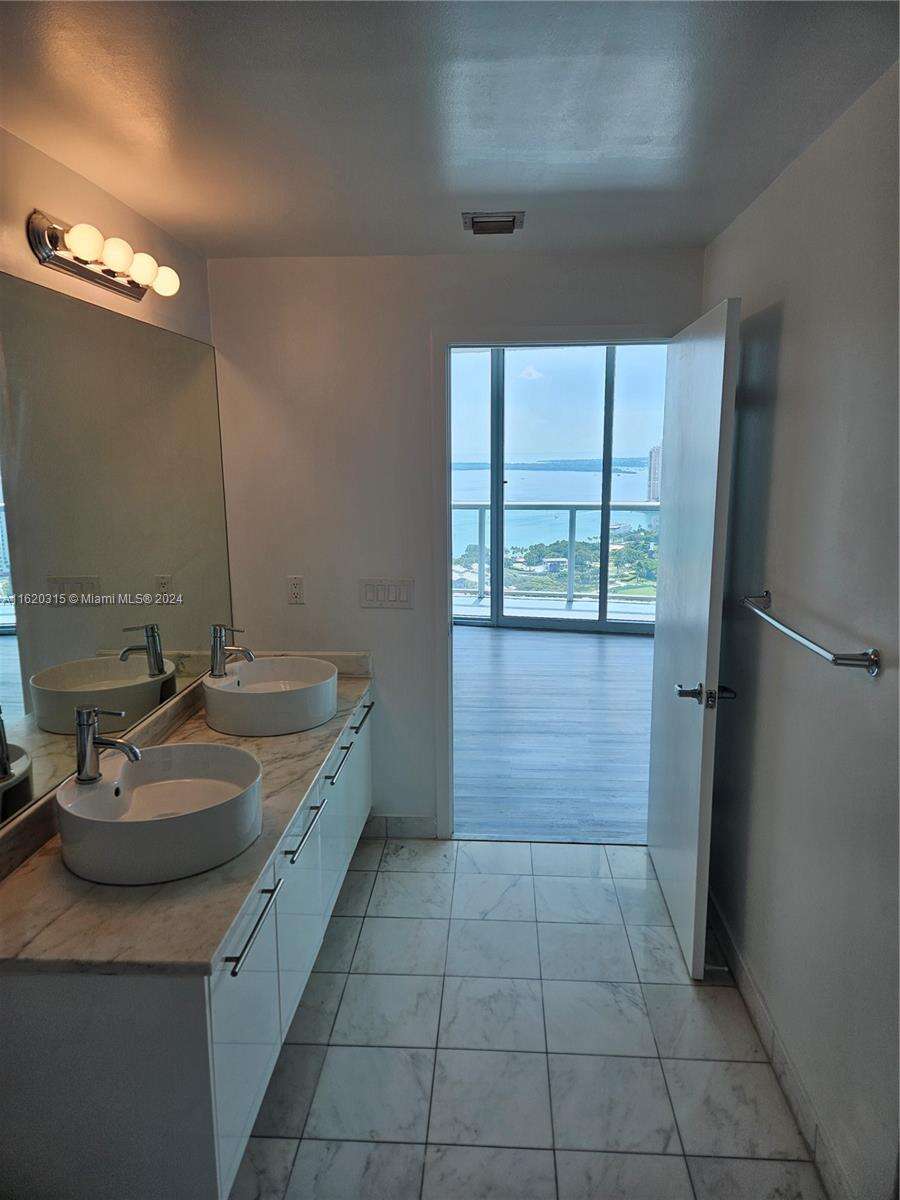 Marina Blue at 888 Biscayne Blvd, Miami, FL 33132 - For Sale photo 13