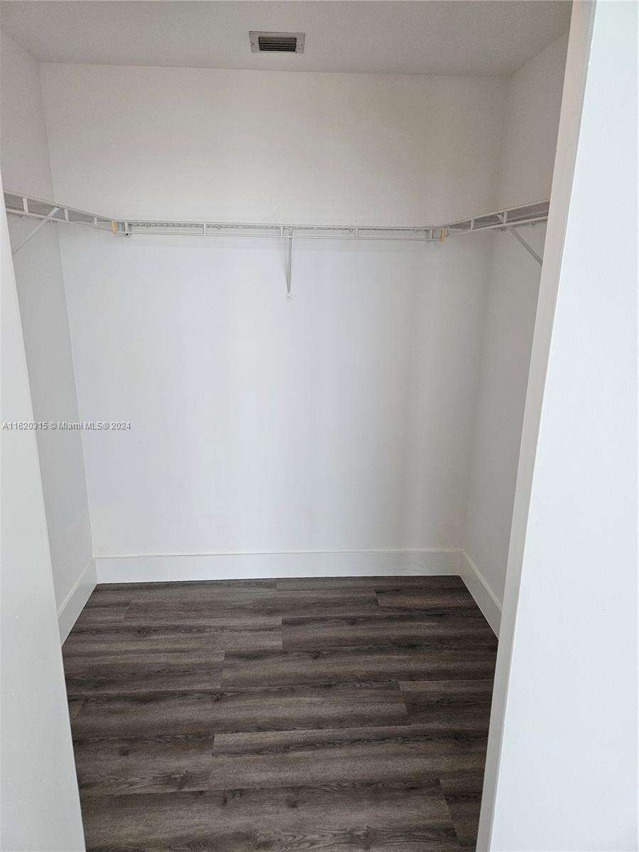Marina Blue at 888 Biscayne Blvd, Miami, FL 33132 - For Sale photo 14