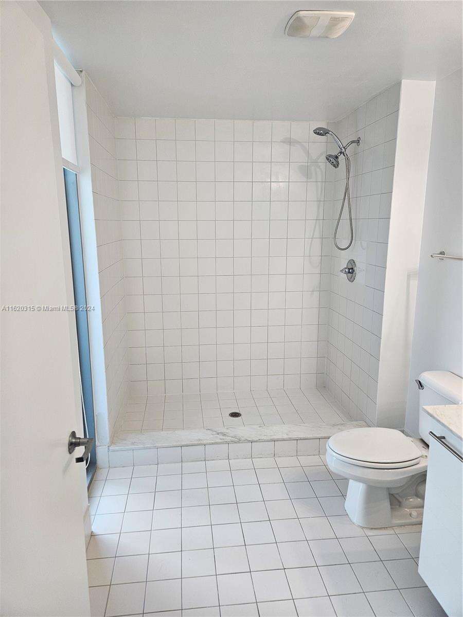 Marina Blue at 888 Biscayne Blvd, Miami, FL 33132 - For Sale photo 19