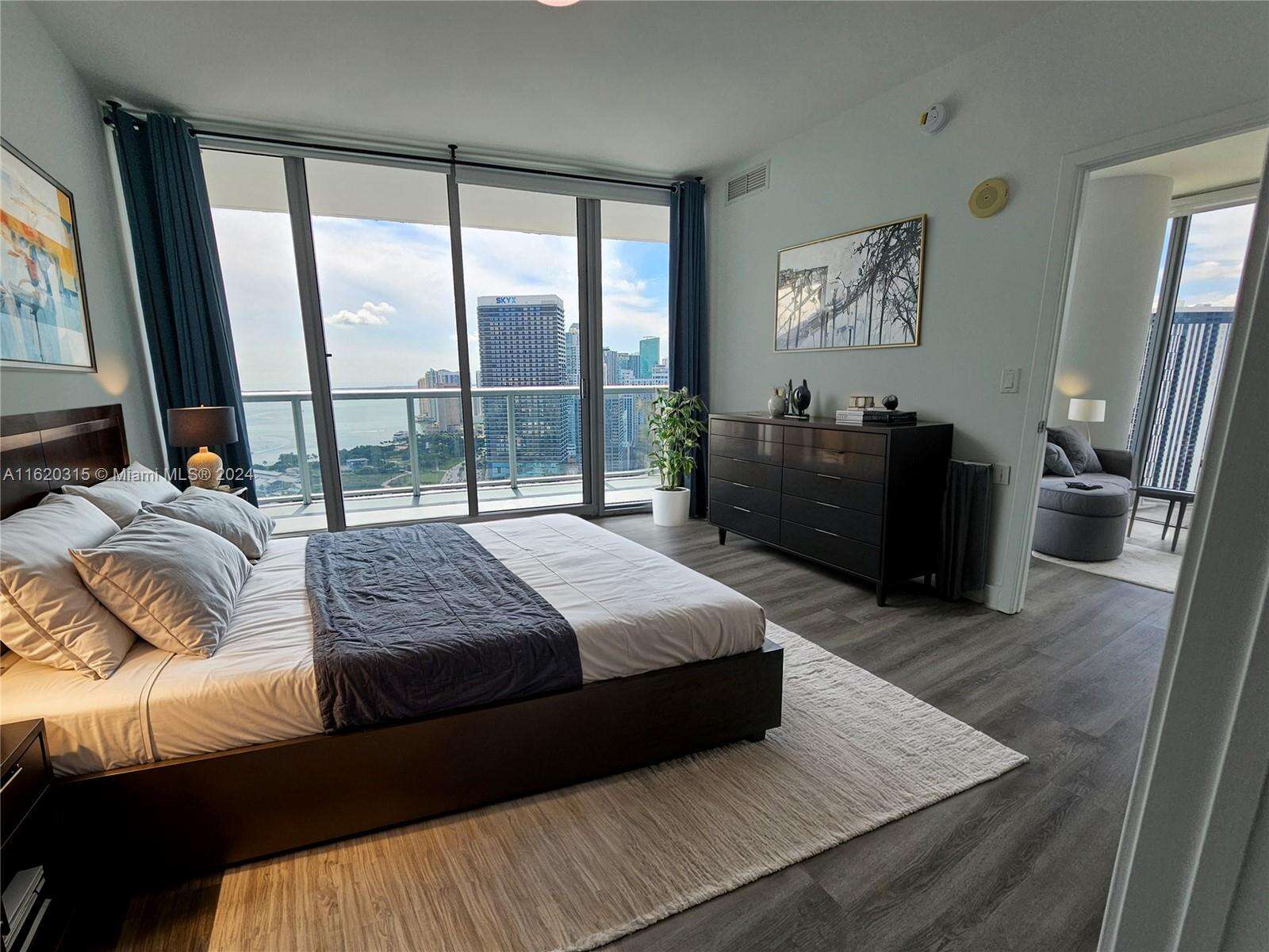 Marina Blue at 888 Biscayne Blvd, Miami, FL 33132 - For Sale photo 8