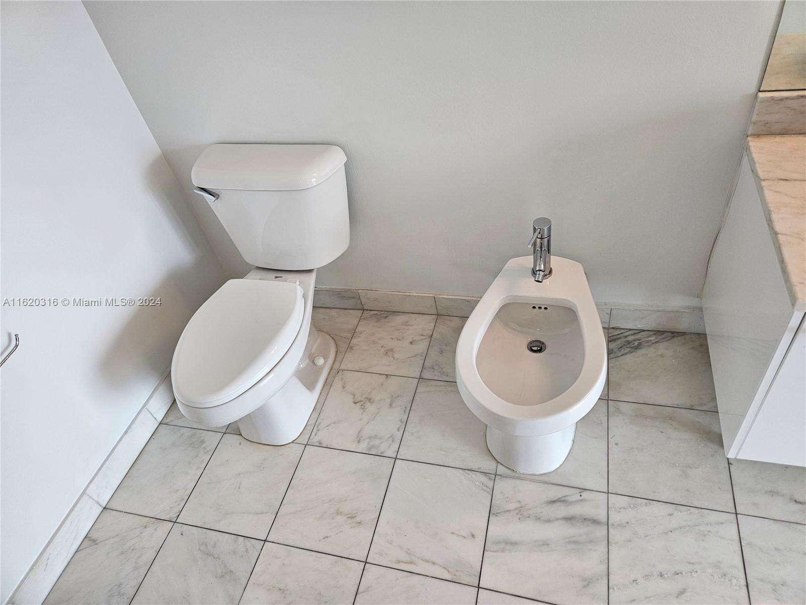 Marina Blue at 888 Biscayne Blvd, Miami, FL 33132 - For Sale photo 12
