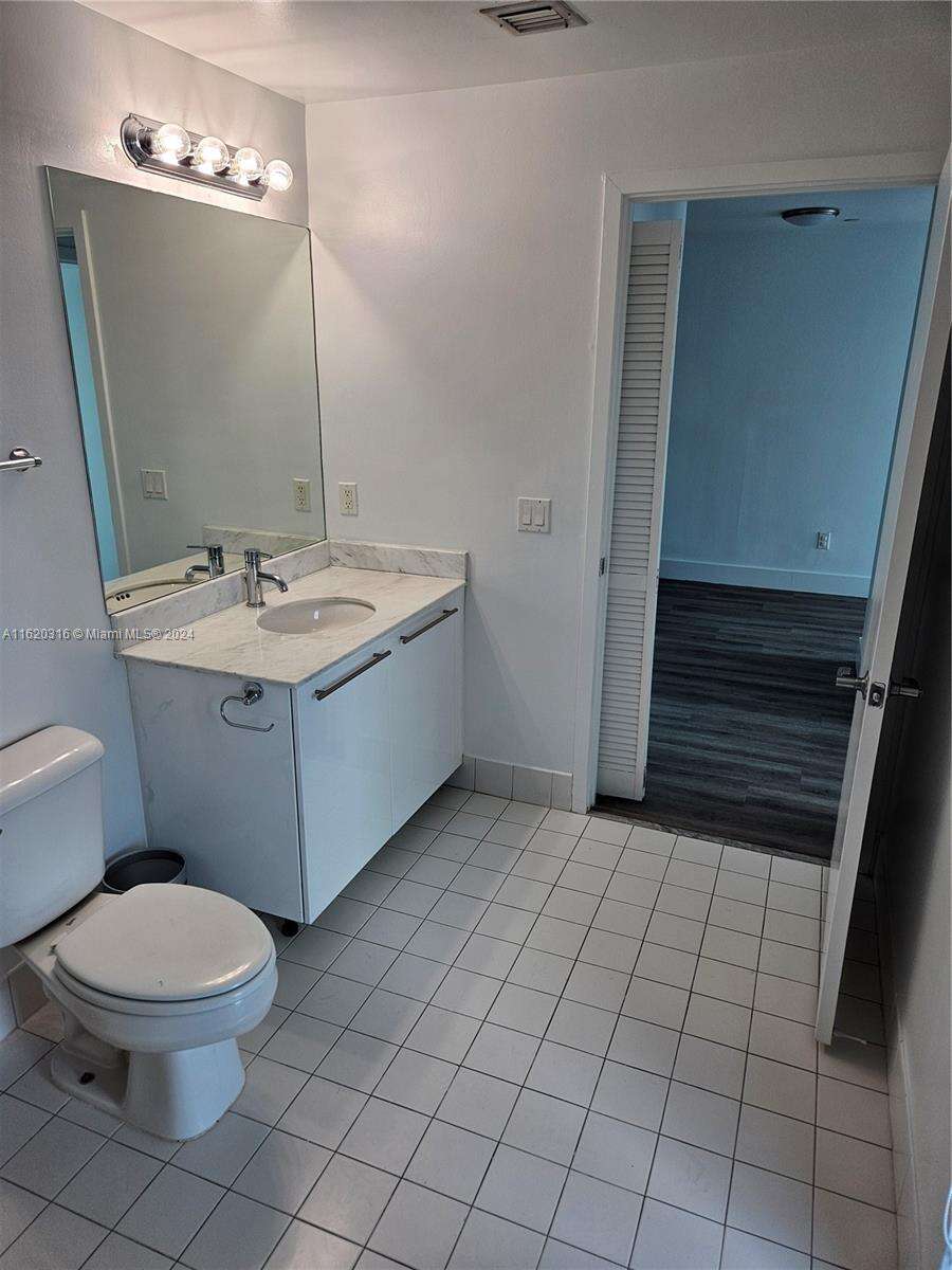 Marina Blue at 888 Biscayne Blvd, Miami, FL 33132 - For Sale photo 18
