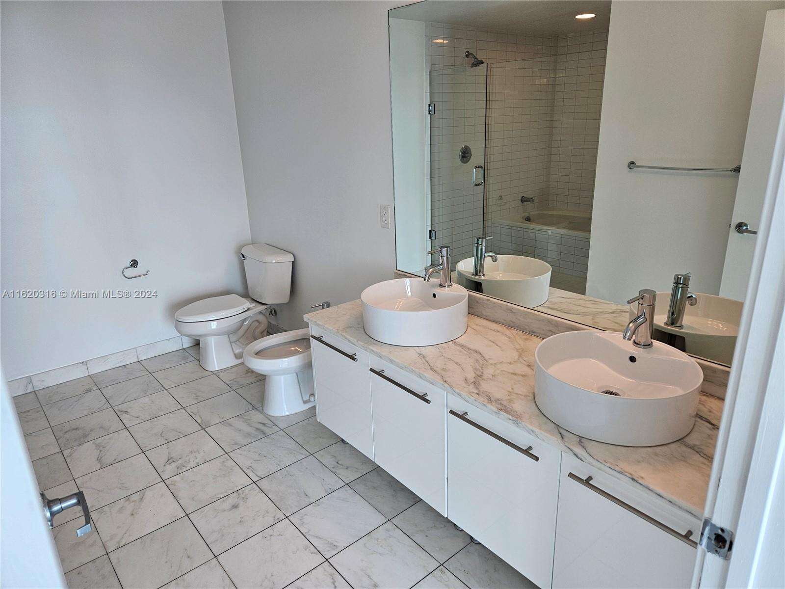 Marina Blue at 888 Biscayne Blvd, Miami, FL 33132 - For Sale photo 10