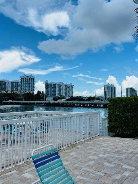 ISLAND PLACE AT NORTH BAY VILLAGE